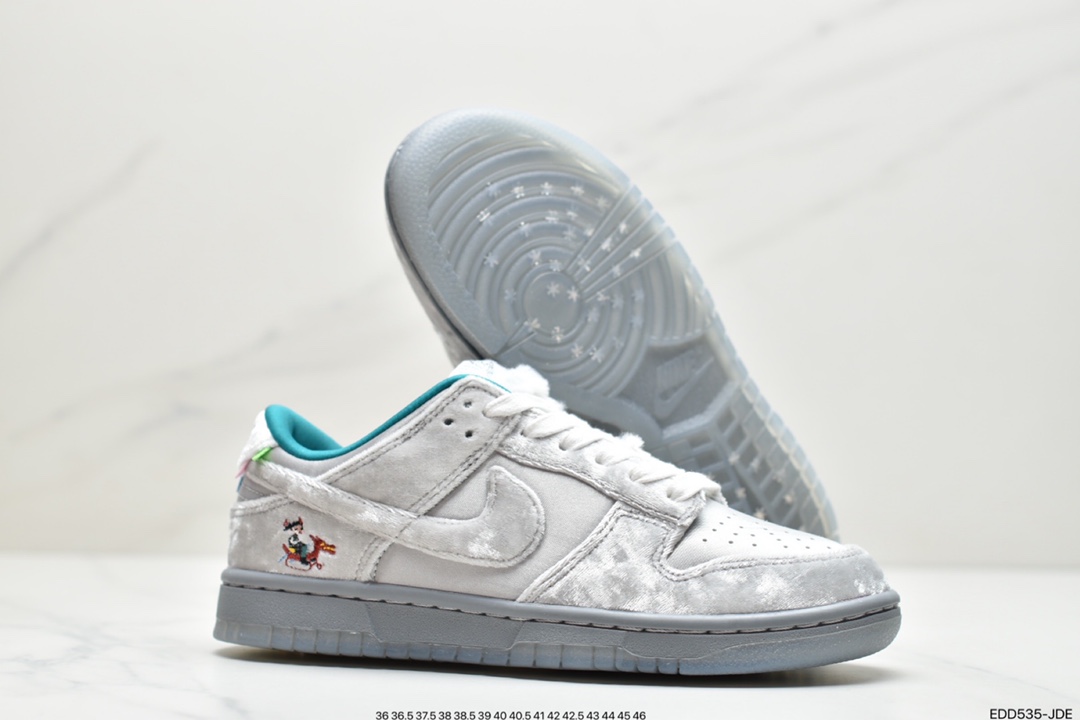 340 Nike Dunk Low Ice 冰雪节此配色采用缎面鞋底 DO2326-001