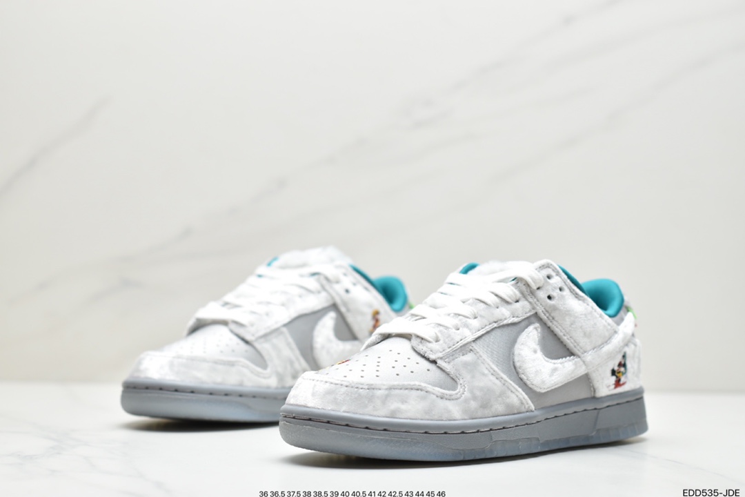 340 Nike Dunk Low Ice 冰雪节此配色采用缎面鞋底 DO2326-001