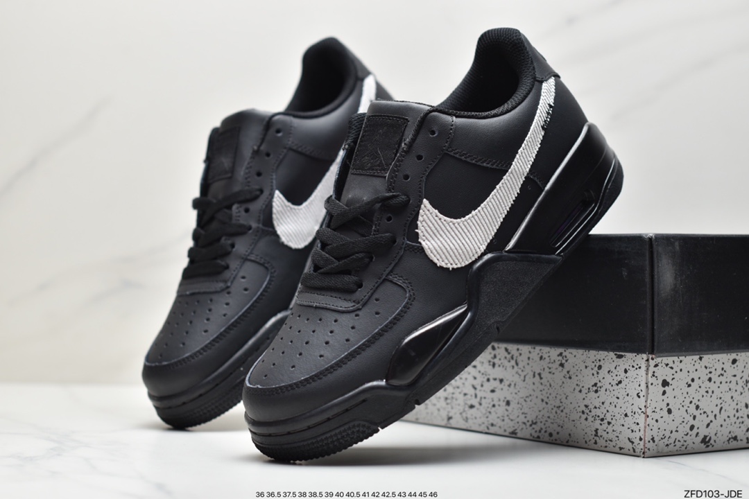 280 Air Force 4 顾名思义就是将 Air Jordan 4 与 Air Force 1 合二为一