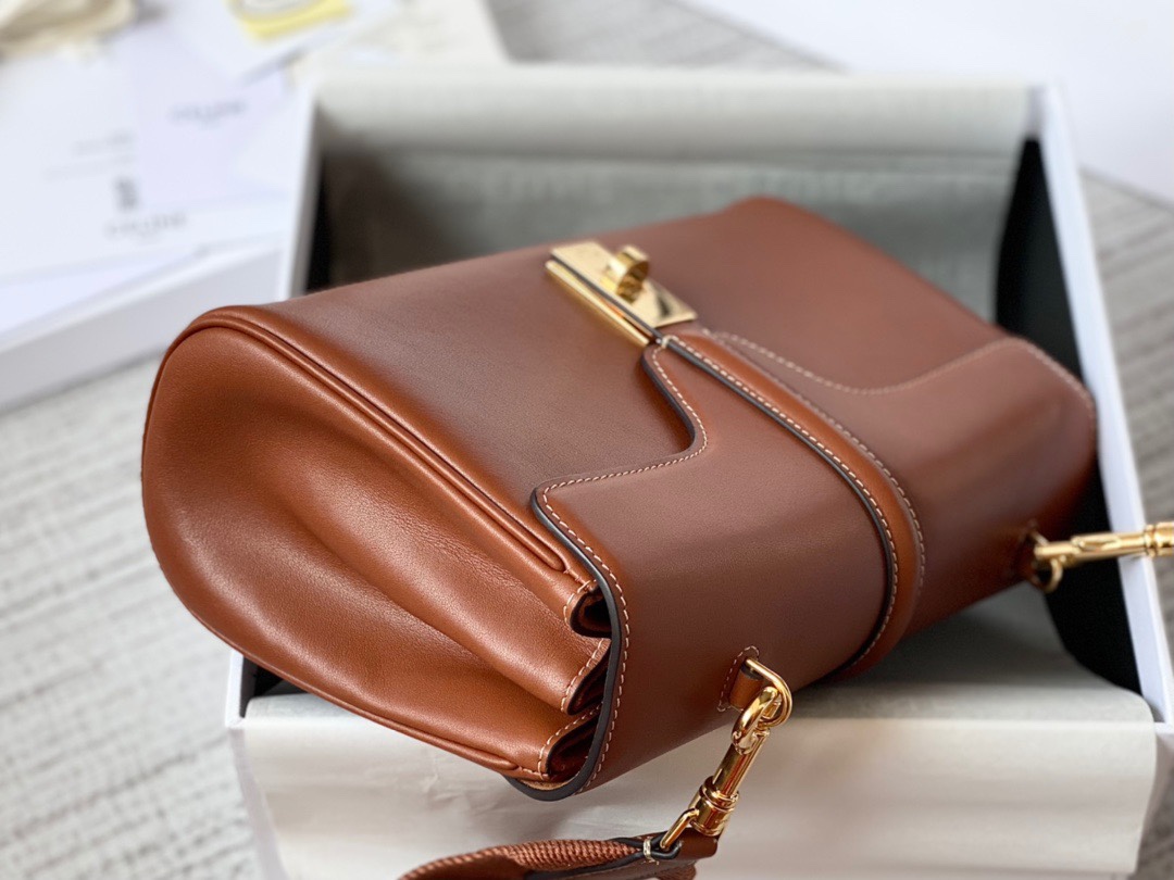 CELINE赛琳TEEN16 复古元素牛皮手袋196853