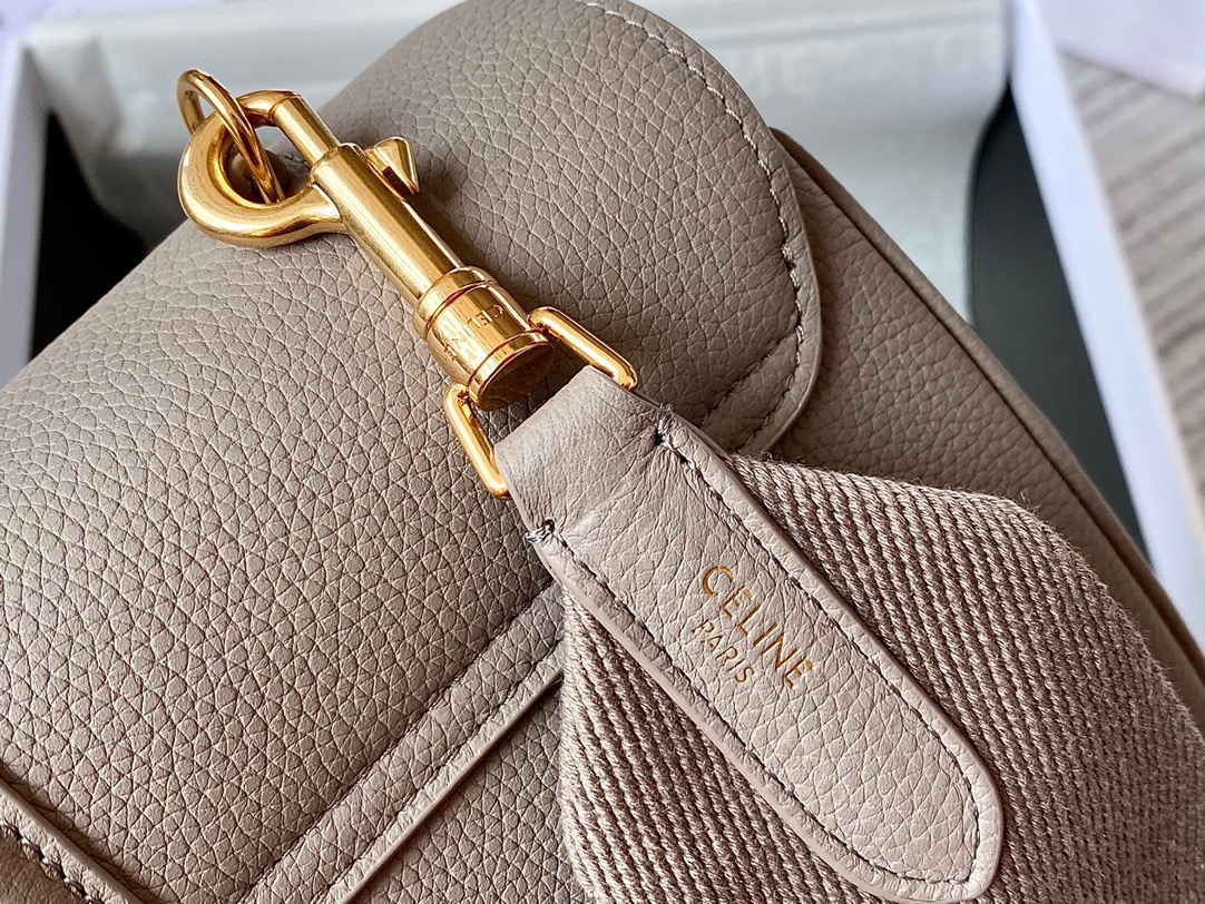 CELINE赛琳TEEN16 复古元素牛皮手袋196853