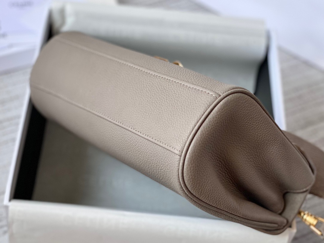 CELINE赛琳TEEN16 复古元素牛皮手袋196853