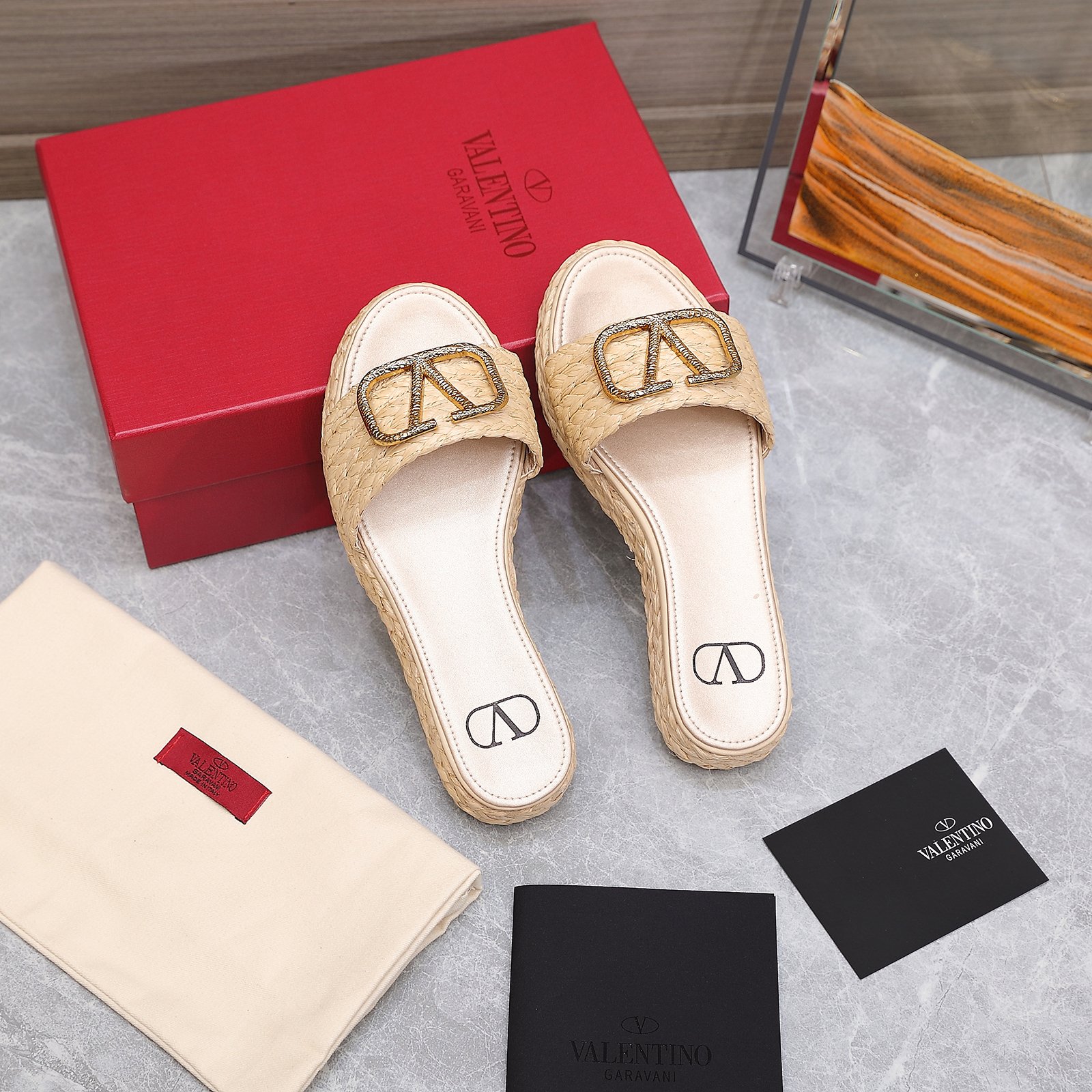 . Valentino/Valentino VT 2022 logotipo de metal más nuevo cuero piel grueso fondo zapatillas zapatos