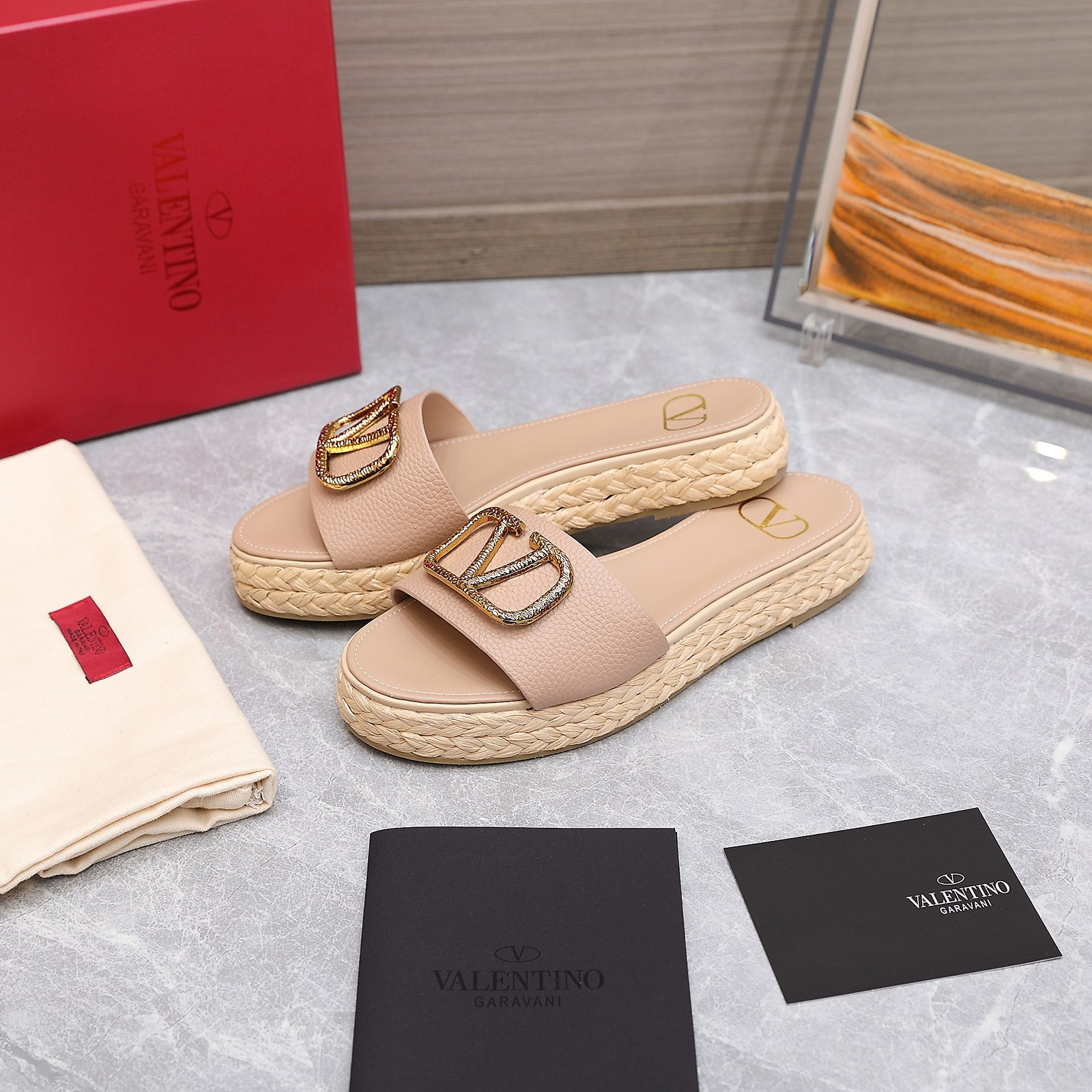 . Valentino/Valentino VT 2022 logotipo de metal más nuevo cuero piel grueso fondo zapatillas zapatos