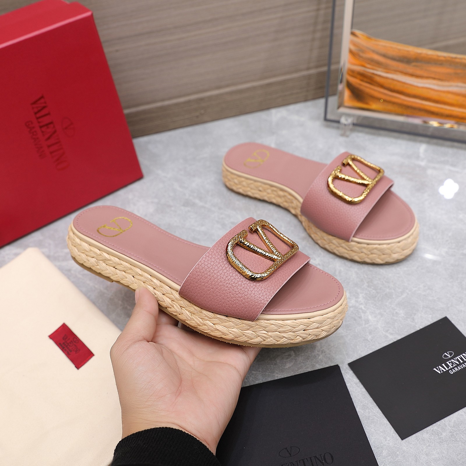 . Valentino/Valentino VT 2022 logotipo de metal más nuevo cuero piel grueso fondo zapatillas zapatos