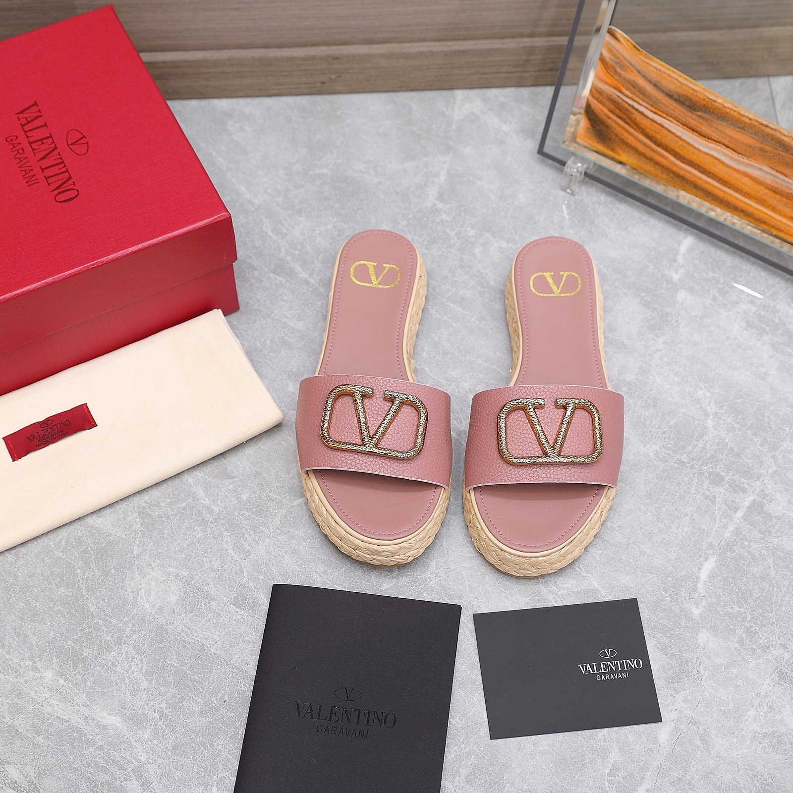 . Valentino/Valentino VT 2022 logotipo de metal más nuevo cuero piel grueso fondo zapatillas zapatos