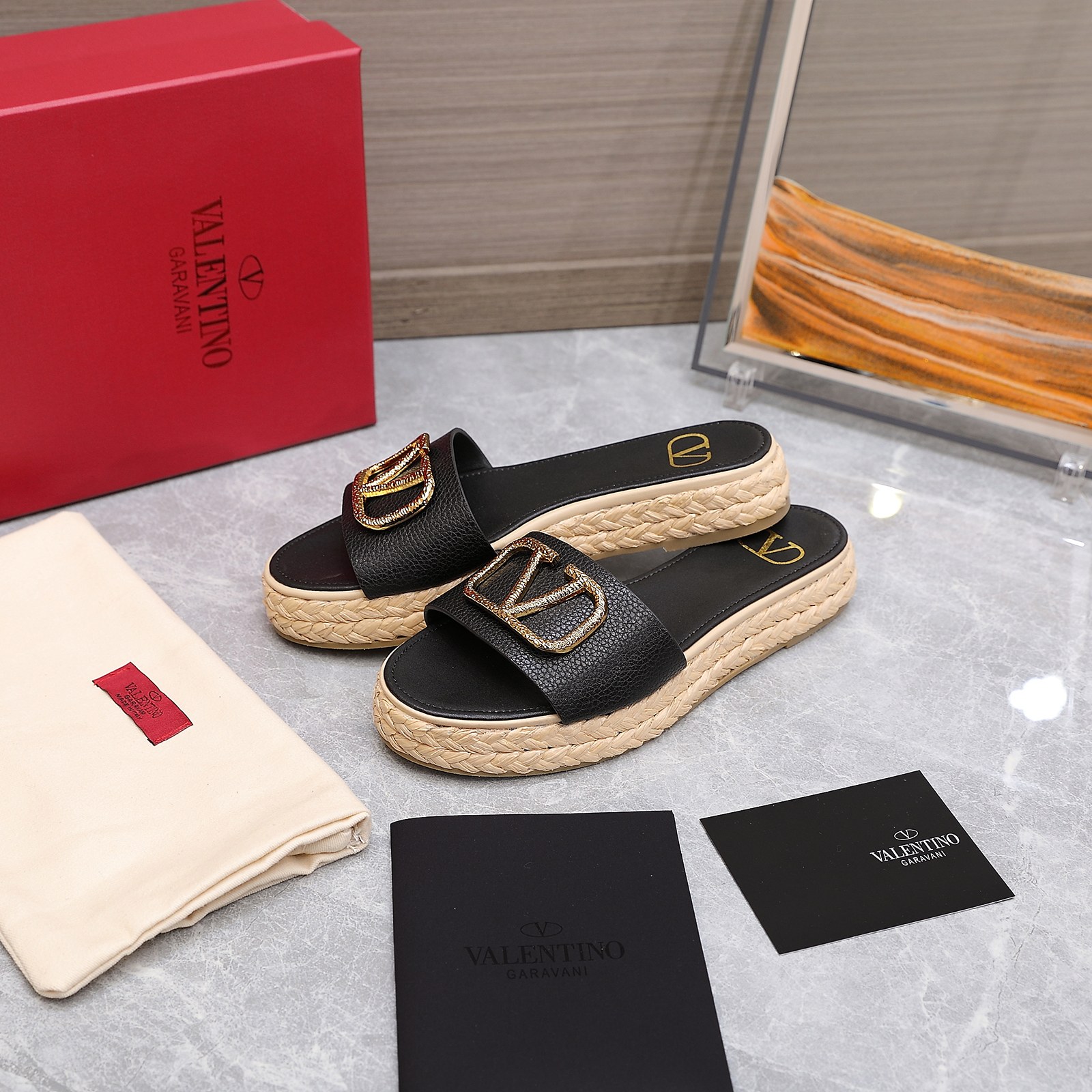 . Valentino/Valentino VT 2022 logotipo de metal más nuevo cuero piel grueso fondo zapatillas zapatos