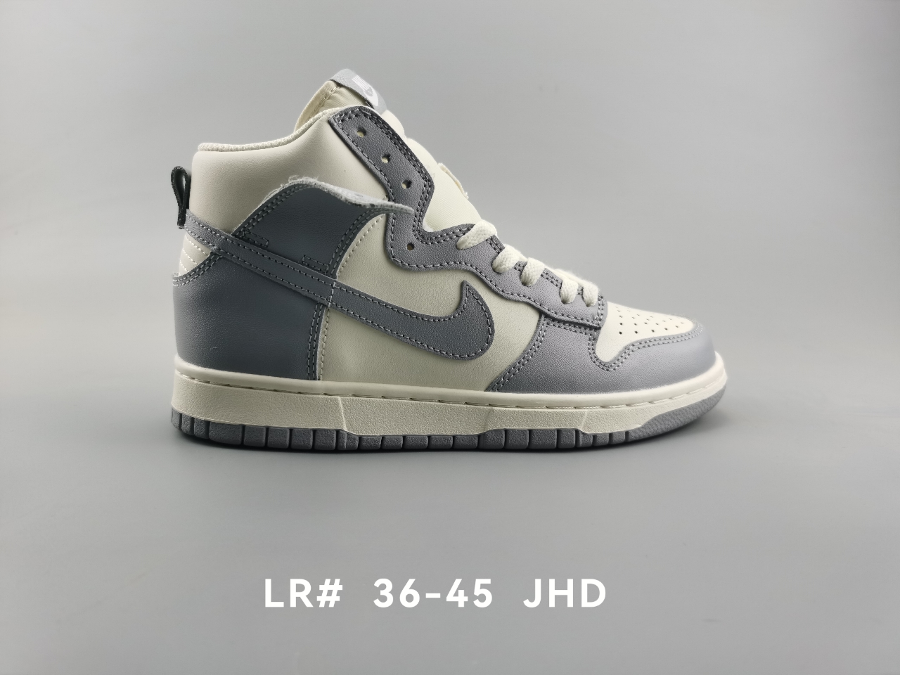 💰150放店私
真标半码 Nike SB Zoom Dunk High Pro 耐克高帮滑板鞋  货号：DMZ03228