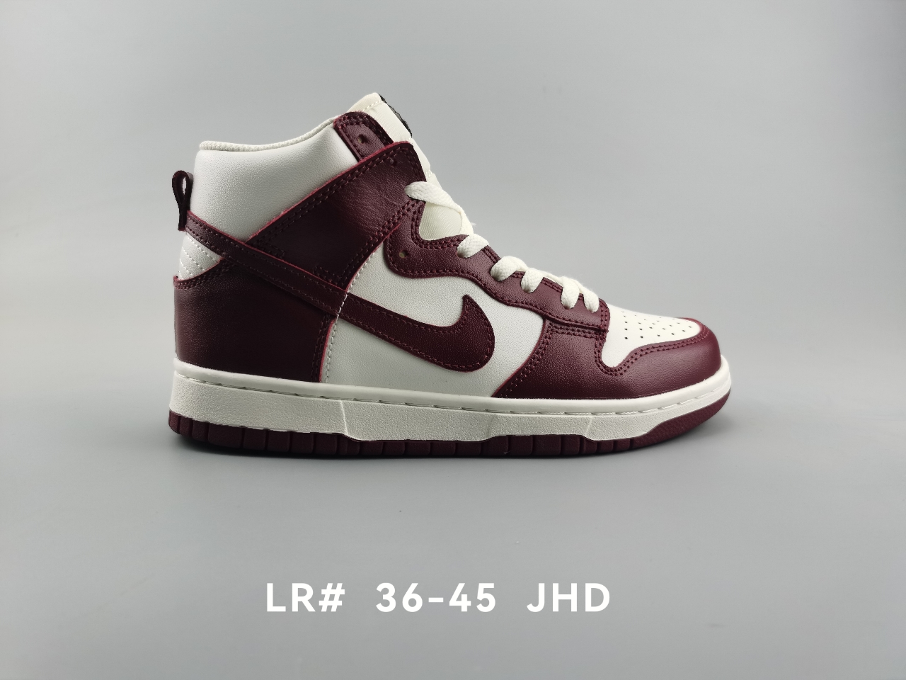 💰150放店私
真标半码 Nike SB Zoom Dunk High Pro 耐克高帮滑板鞋  货号：DMZ03228