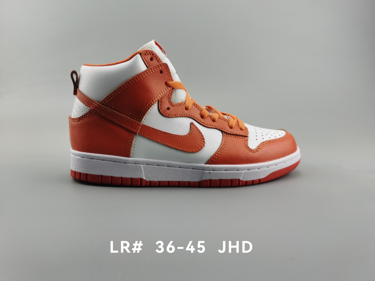 💰150放店私
真标半码 Nike SB Zoom Dunk High Pro 耐克高帮滑板鞋  货号：DMZ03228