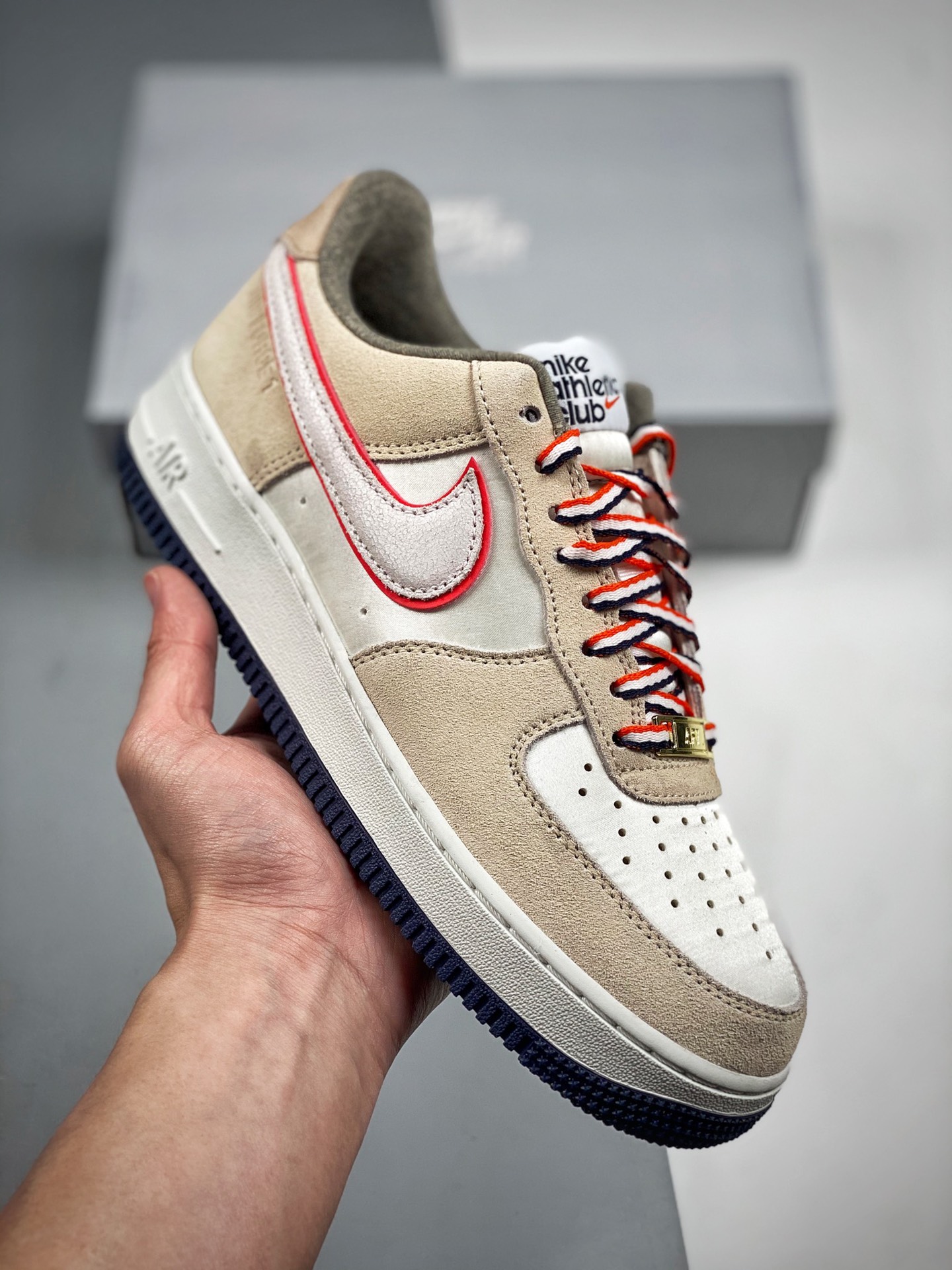 Nk Air Force 1 07 LX 白粽 原楦头原纸板 打造纯正空军版型 专注外贸渠道 全掌内置蜂窝气垫 #原盒配件 原厂中底钢印、拉帮完美 官方货号：DQ5079-111 Size：36 36.5 37.5 38 38.5 39 …