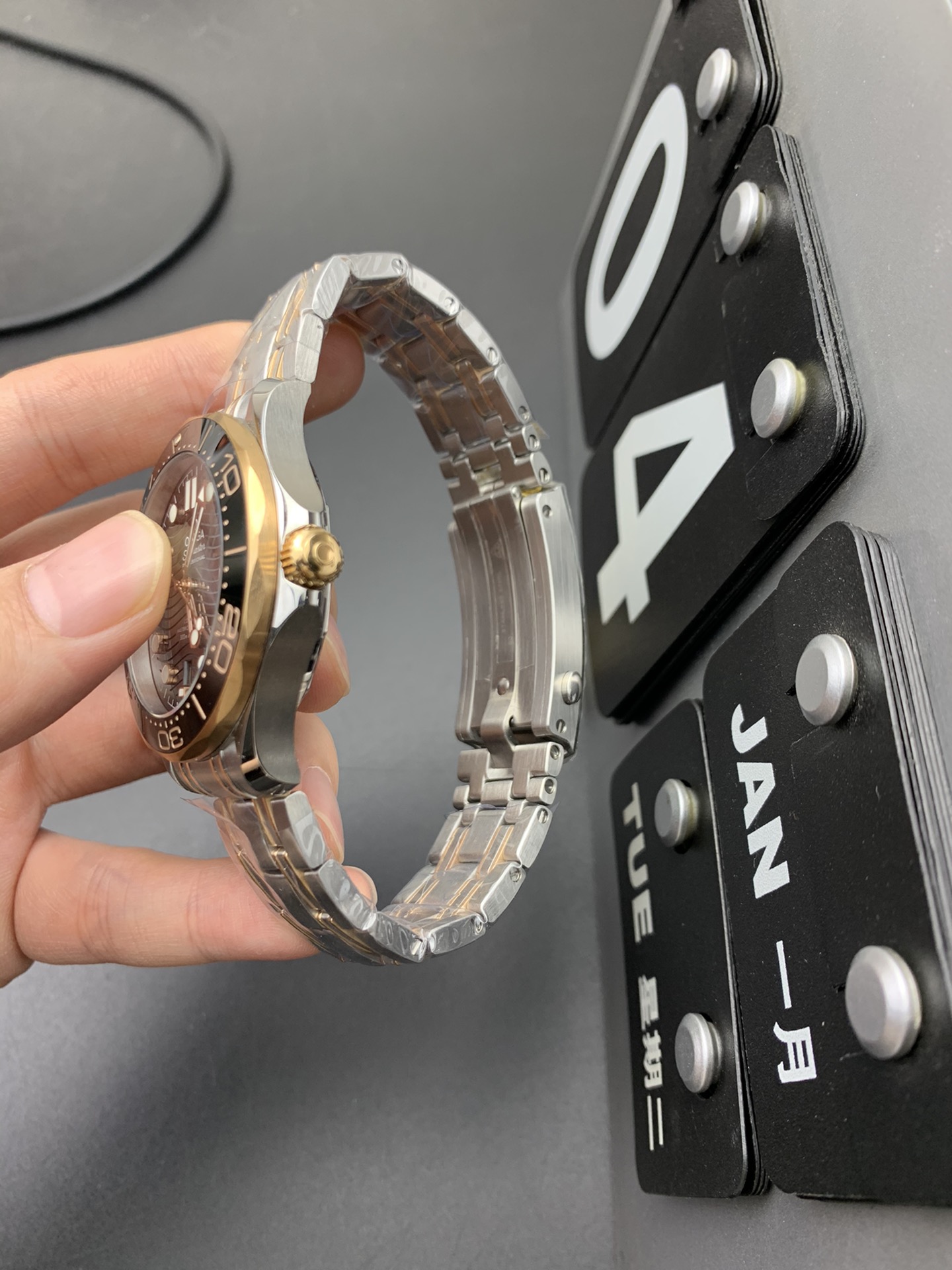 Omega OR 间金海马