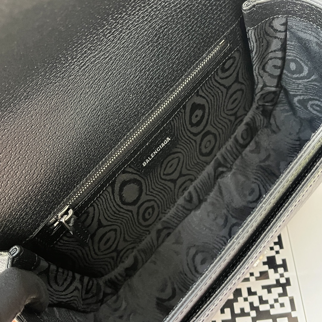原厂皮配Cdfmall三亚免税店手提袋涂层帆布单肩包可调肩带做旧金色BB金属配件拉链闭合正面拉链袋Hac