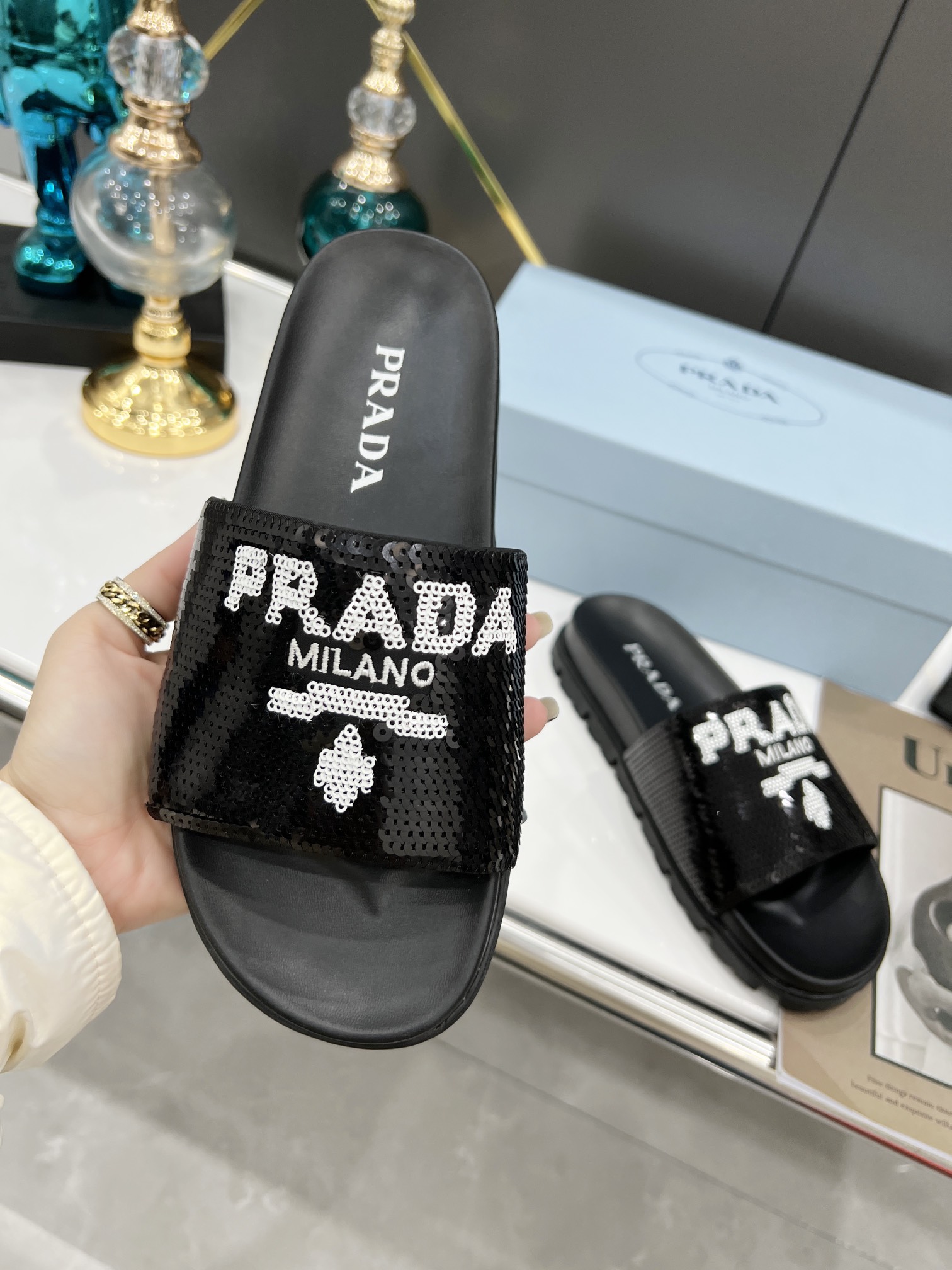. Prada Prada 2022 Nuevo Zapatos de Mujer Logotipo Zapatillas de Moda de Casa Casual Tejido: Cuentas
