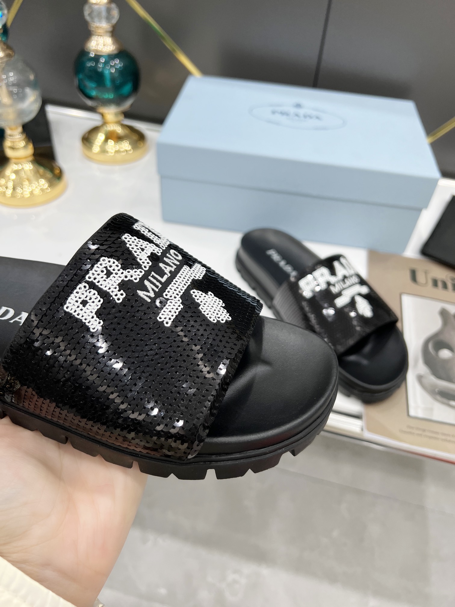 . Prada Prada 2022 Nuevo Zapatos de Mujer Logotipo Zapatillas de Moda de Casa Casual Tejido: Cuentas