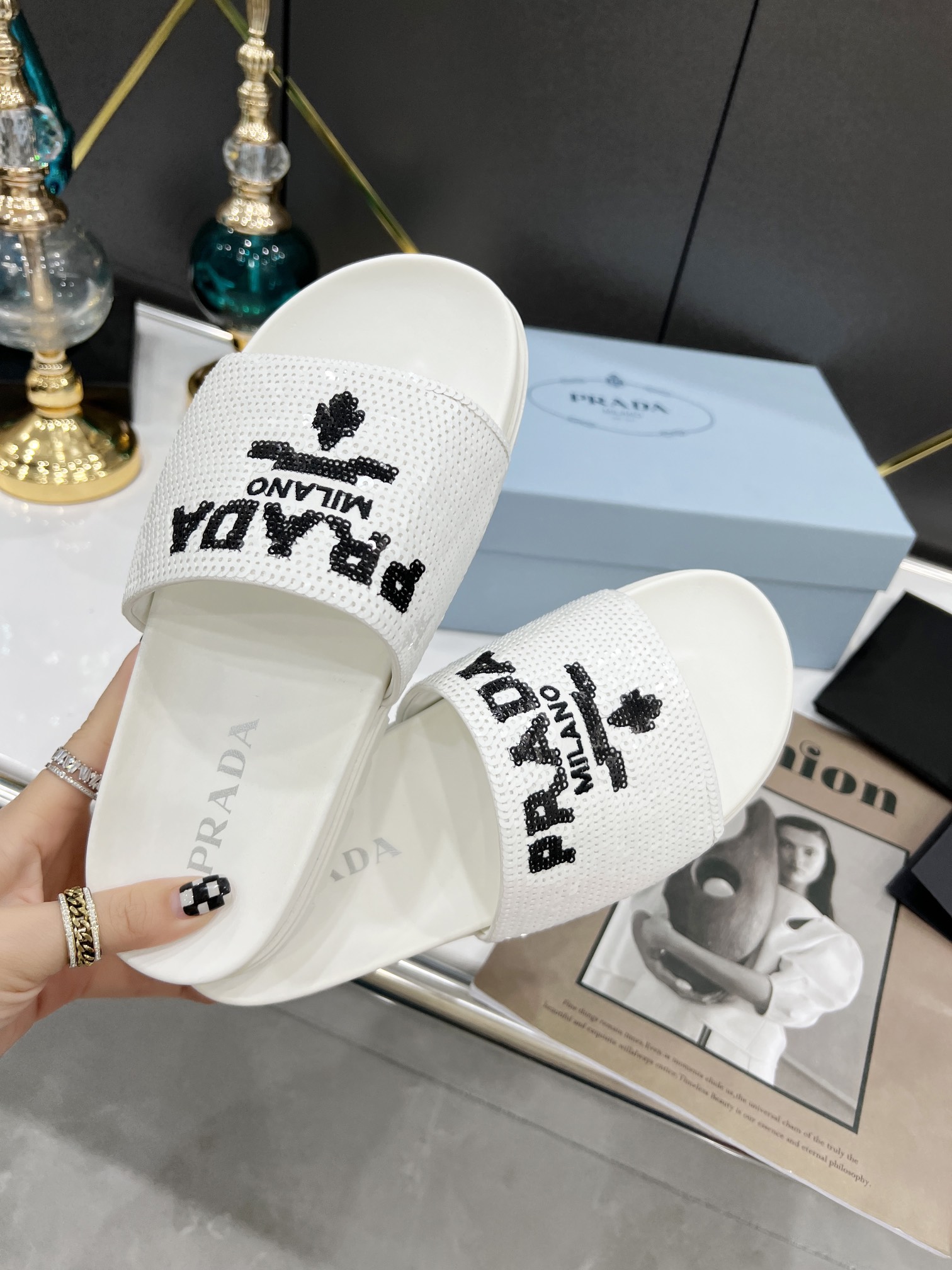 . Prada Prada 2022 Nuevo Zapatos de Mujer Logotipo Zapatillas de Moda de Casa Casual Tejido: Cuentas
