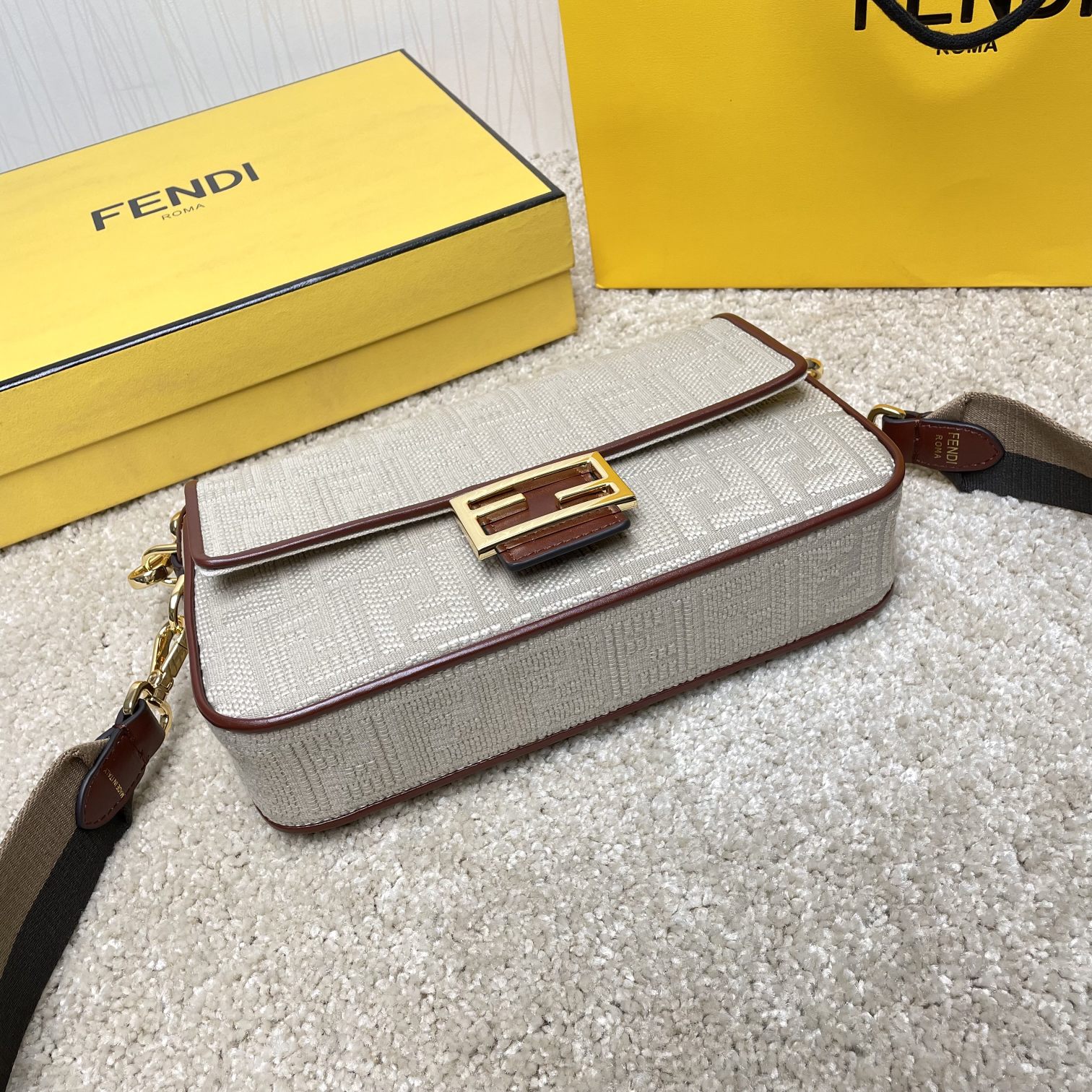 Fendi 名称： Mon Tresor 立体绣花法棍