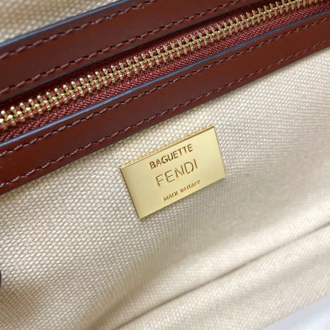 Fendi 名称： Mon Tresor 立体绣花法棍