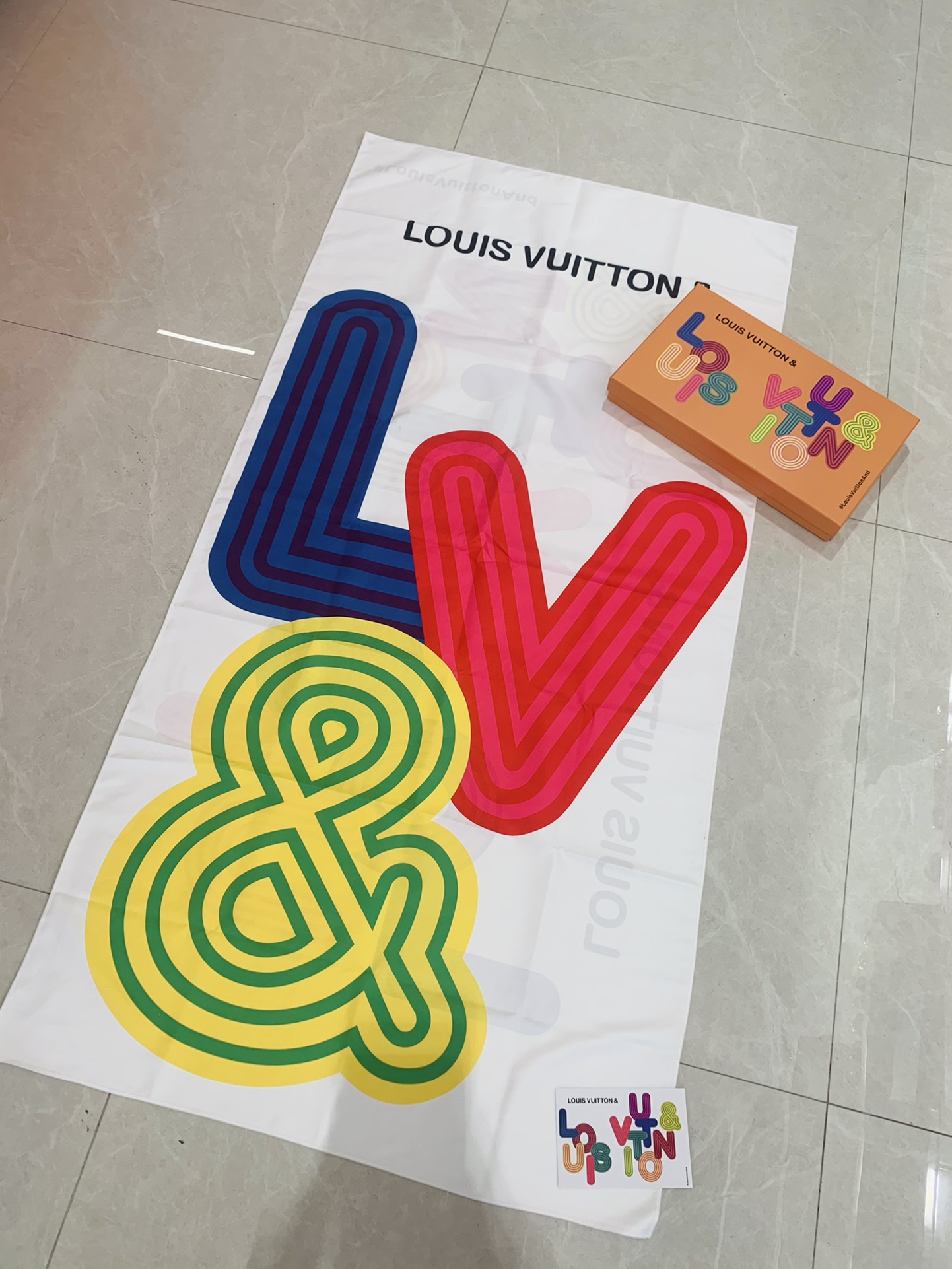 Louis Vuitton Bath Towel and Tote Bag Gift Box Set - Comprehensive 2