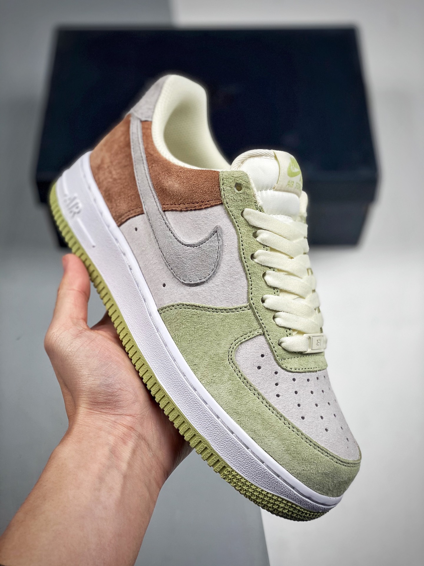 Nk Air Force 1 07 Verde grisáceo claro Horma original y cartón original para un estilo Air Force auténtico, enfocado en…