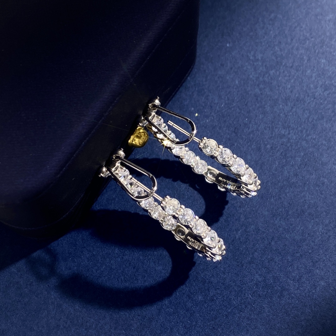 Tiffany & Co. TFN蒂芙尼 TiffanyS925银四爪排钻耳环耳拍 简约 百搭 不褪色不过敏 S925纯银材料厚金电镀 不过时款 潮流单品