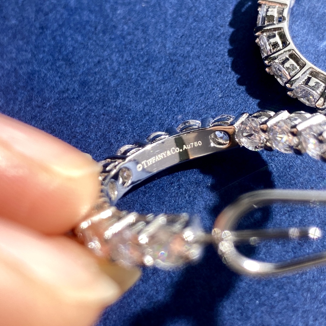 Tiffany & Co. TFN蒂芙尼 TiffanyS925银四爪排钻耳环耳拍 简约 百搭 不褪色不过敏 S925纯银材料厚金电镀 不过时款 潮流单品