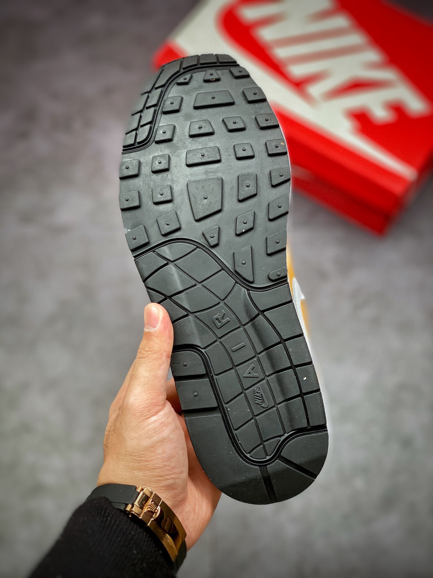 200 NIKE Air Max 1 FEN City 小麦白 Pack”Amsterdam”初代复古气垫百搭休闲运动慢跑鞋 908366-700