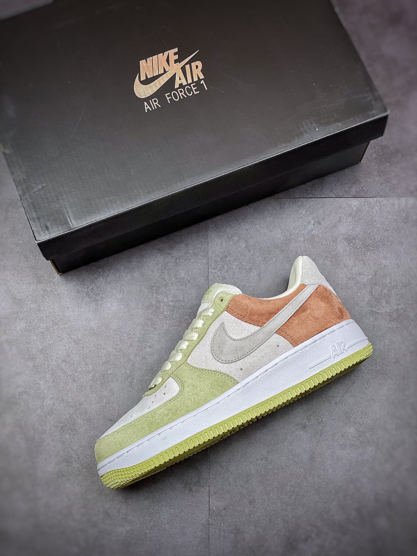 240 Nike Air Force 1 Low 07 灰棕绿麂皮 DL5819-618