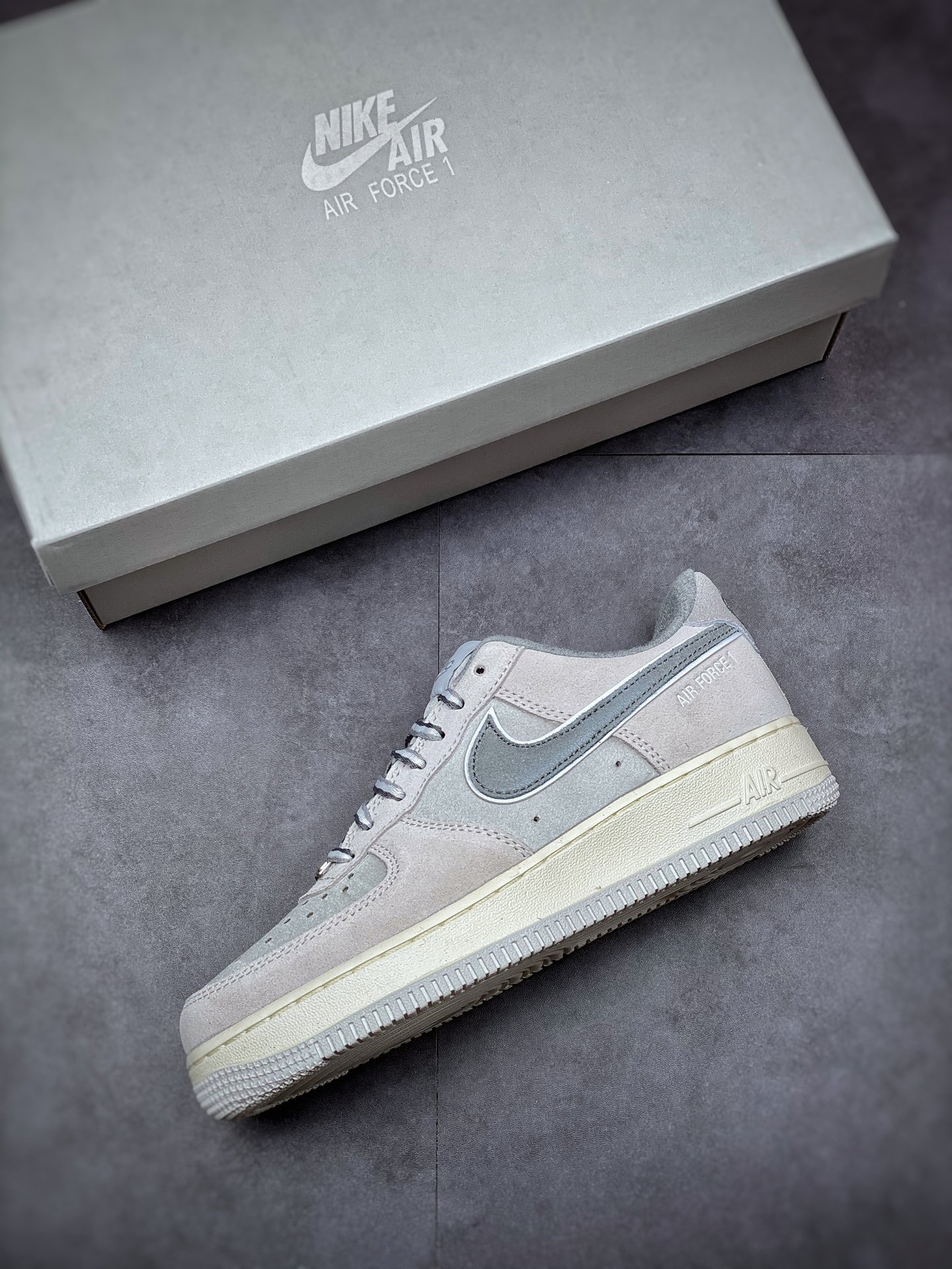 200 Nike Air Force 1 Low 07 浅烟灰专注外贸渠道DQ5079-001