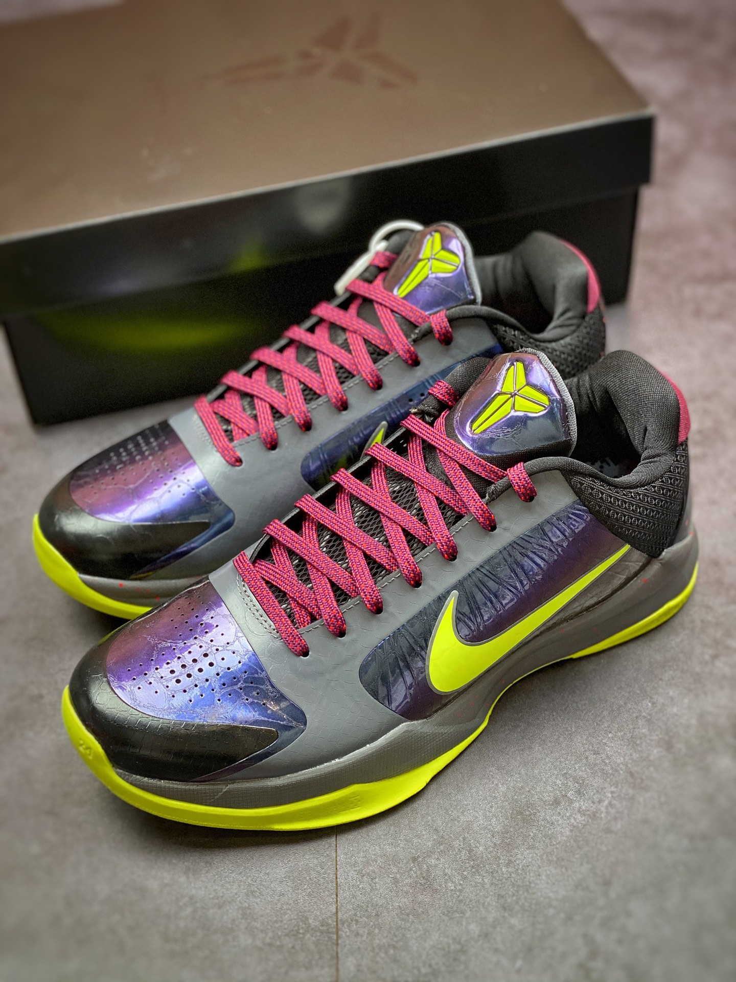 300 2K20 x 耐克Nike Zoom Kobe ZK5 ”Chaos”科比5代复刻实战运动低帮文化篮球鞋“暗黑小丑”CD4991-001