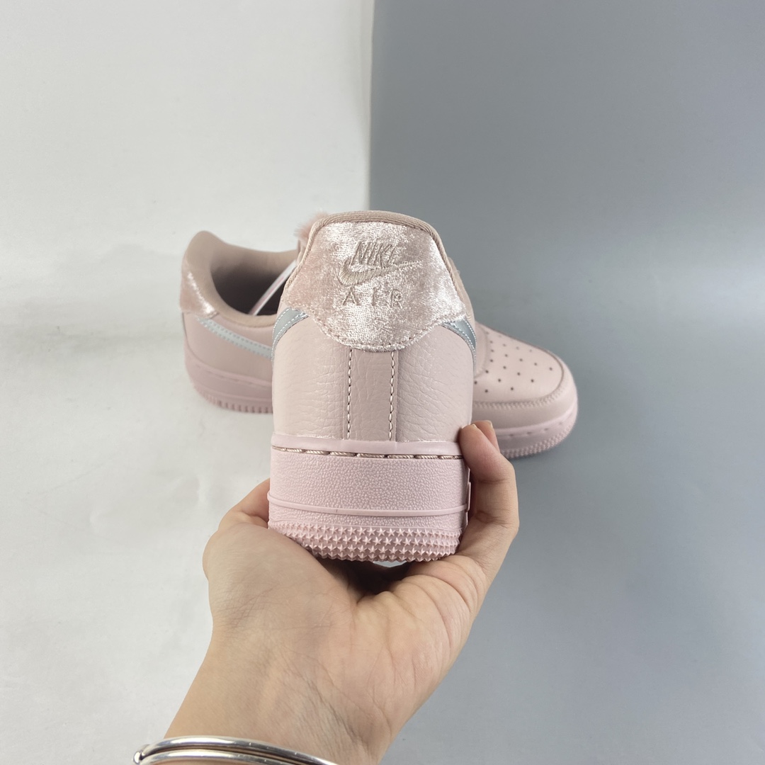 P220 NIKE Air Force 1’07 Low 空军一号低帮休闲板鞋 DO6724-601