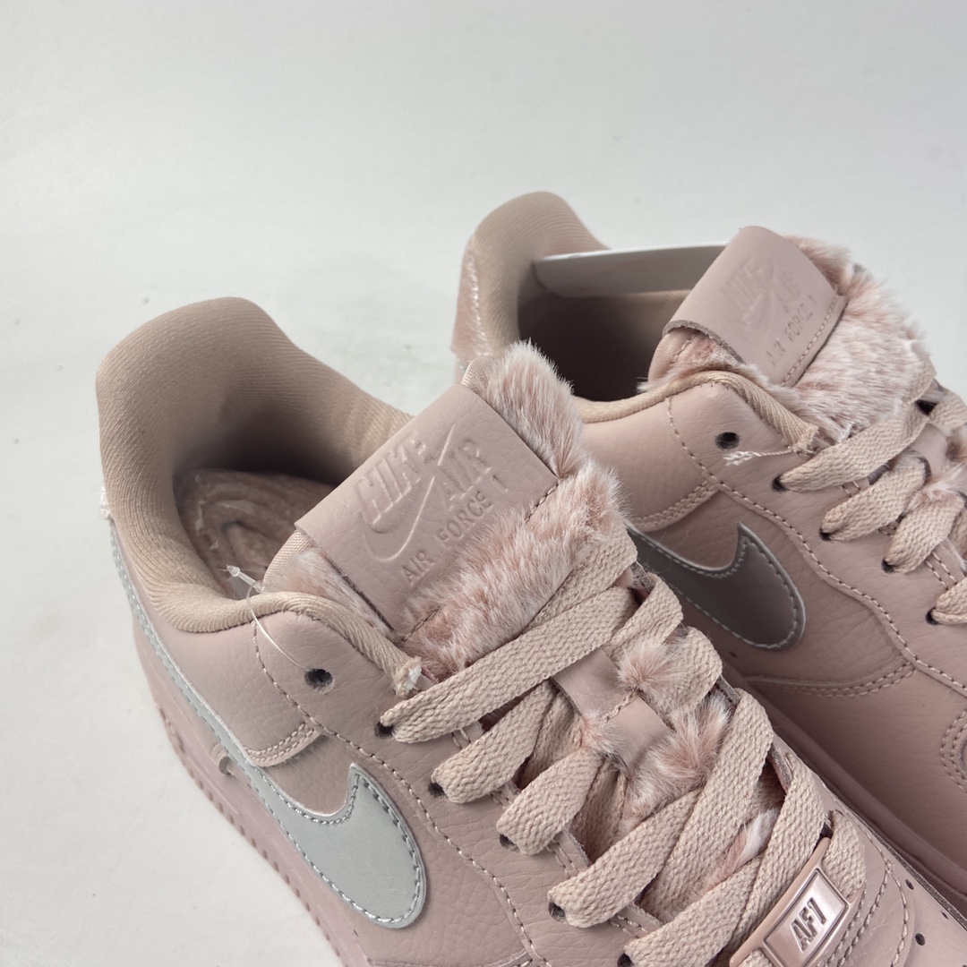 P220 NIKE Air Force 1’07 Low 空军一号低帮休闲板鞋 DO6724-601