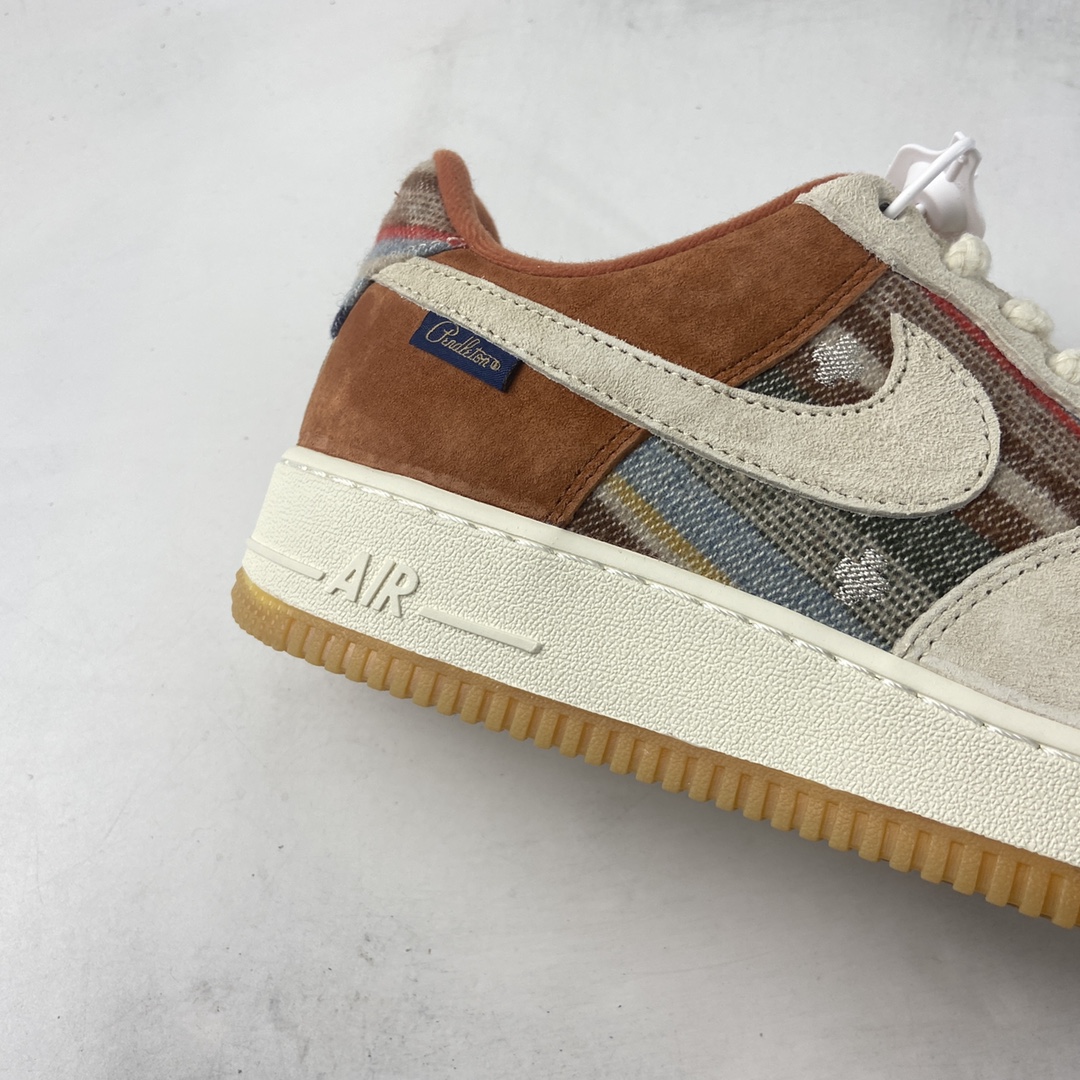 P240 NIKE Air Force 1’07 Low ”Purse” 新春限定休闲板鞋 CW2288-688
