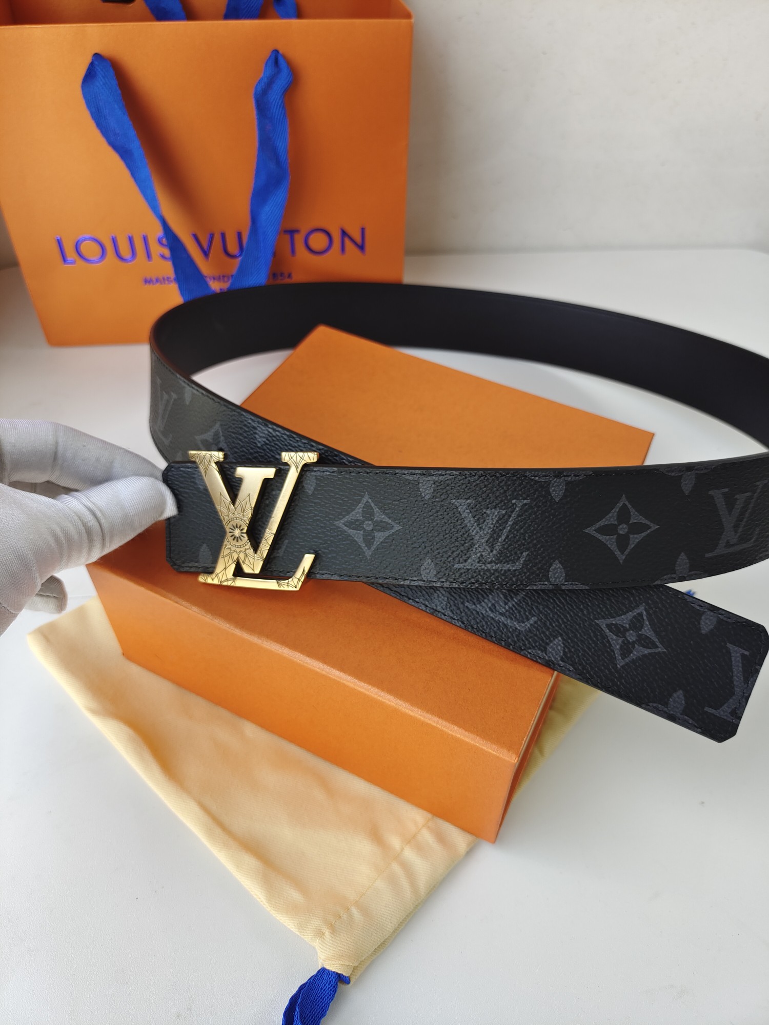 Louis Vuitton Haute Couture Luxury Atelier Designer Belt Tie Accessories 4