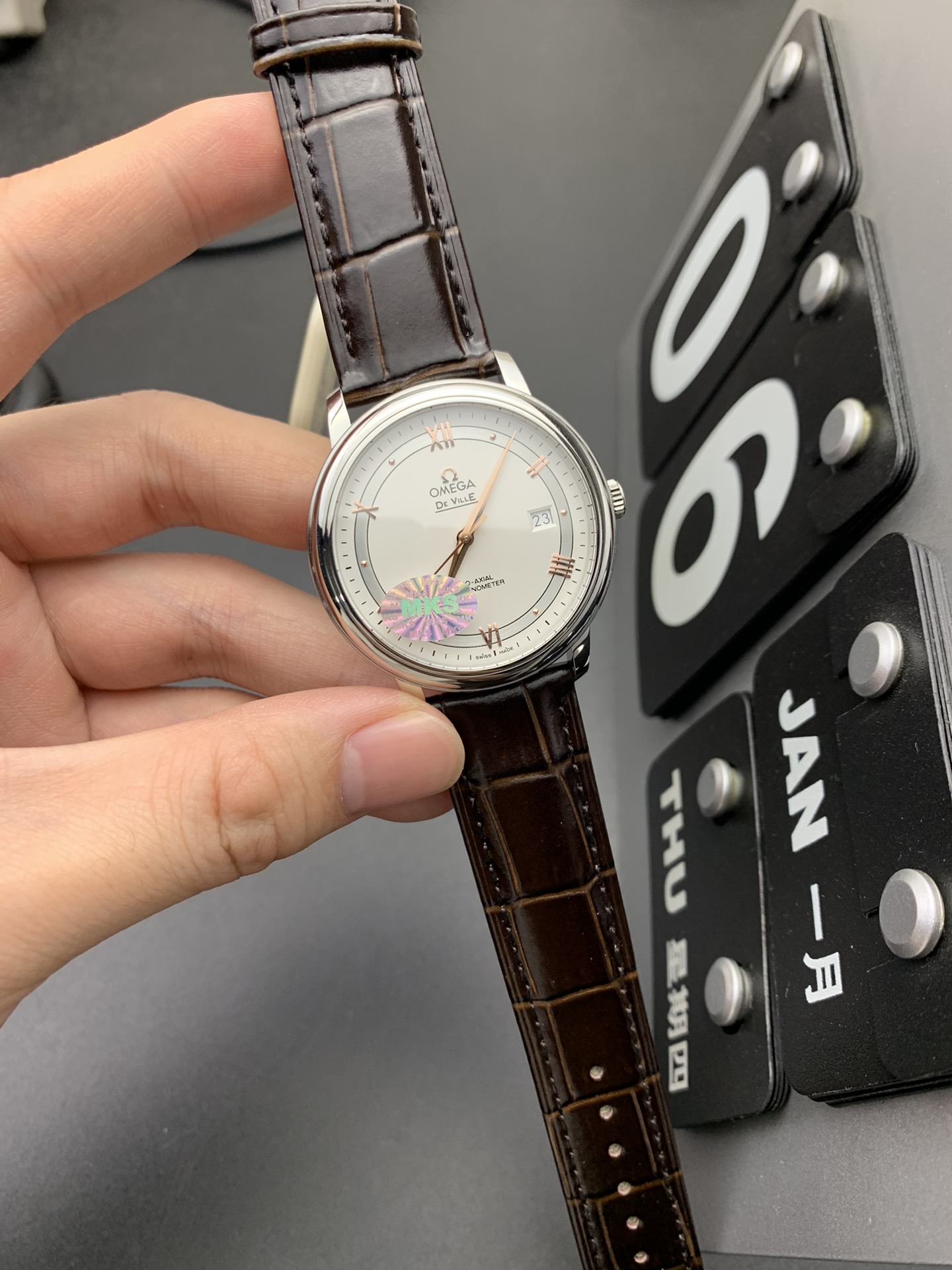 Omega 轨道蝶飞