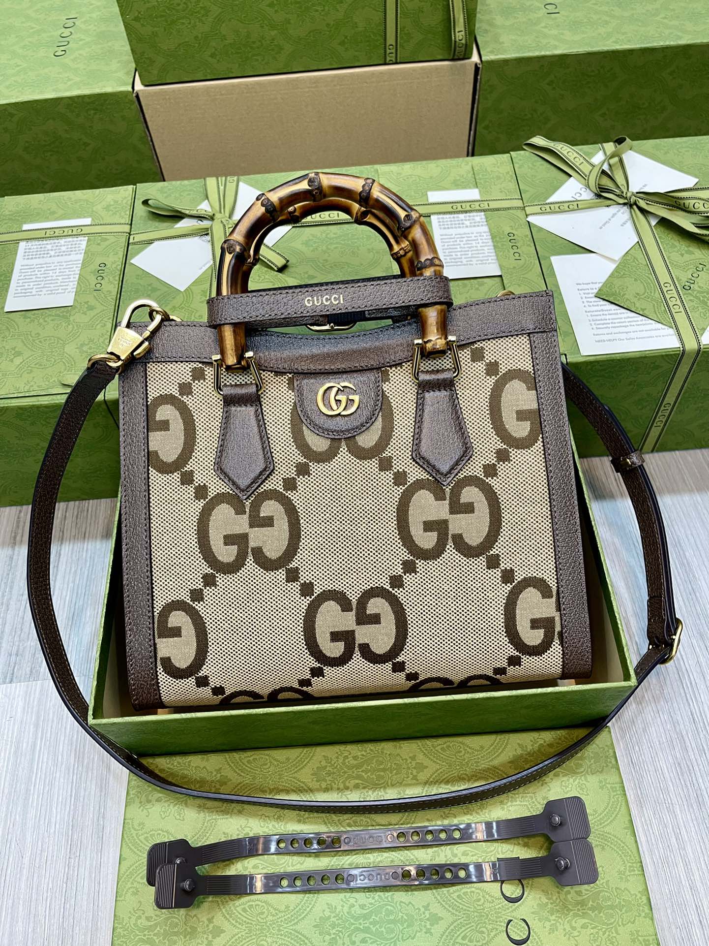 GUCCI Diana сумка-тоут малая с двойным G-узором и бамбуковой ручкой