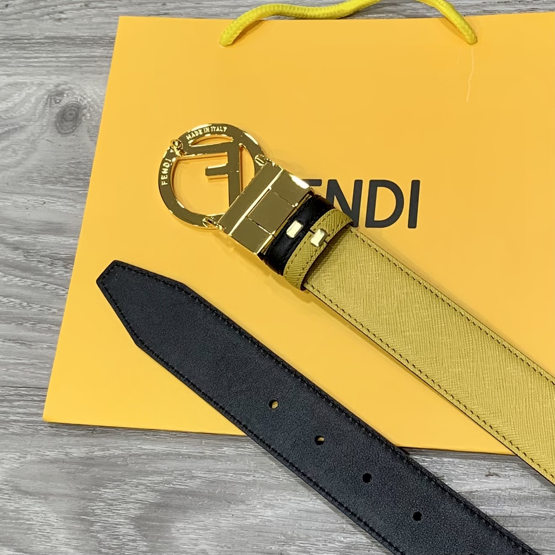 Fendi 五金做工精细 线条流畅 表面光滑 𝐙𝐏电镀工艺 香港通关【𝐇𝐀𝐀𝐒】 进口皮料