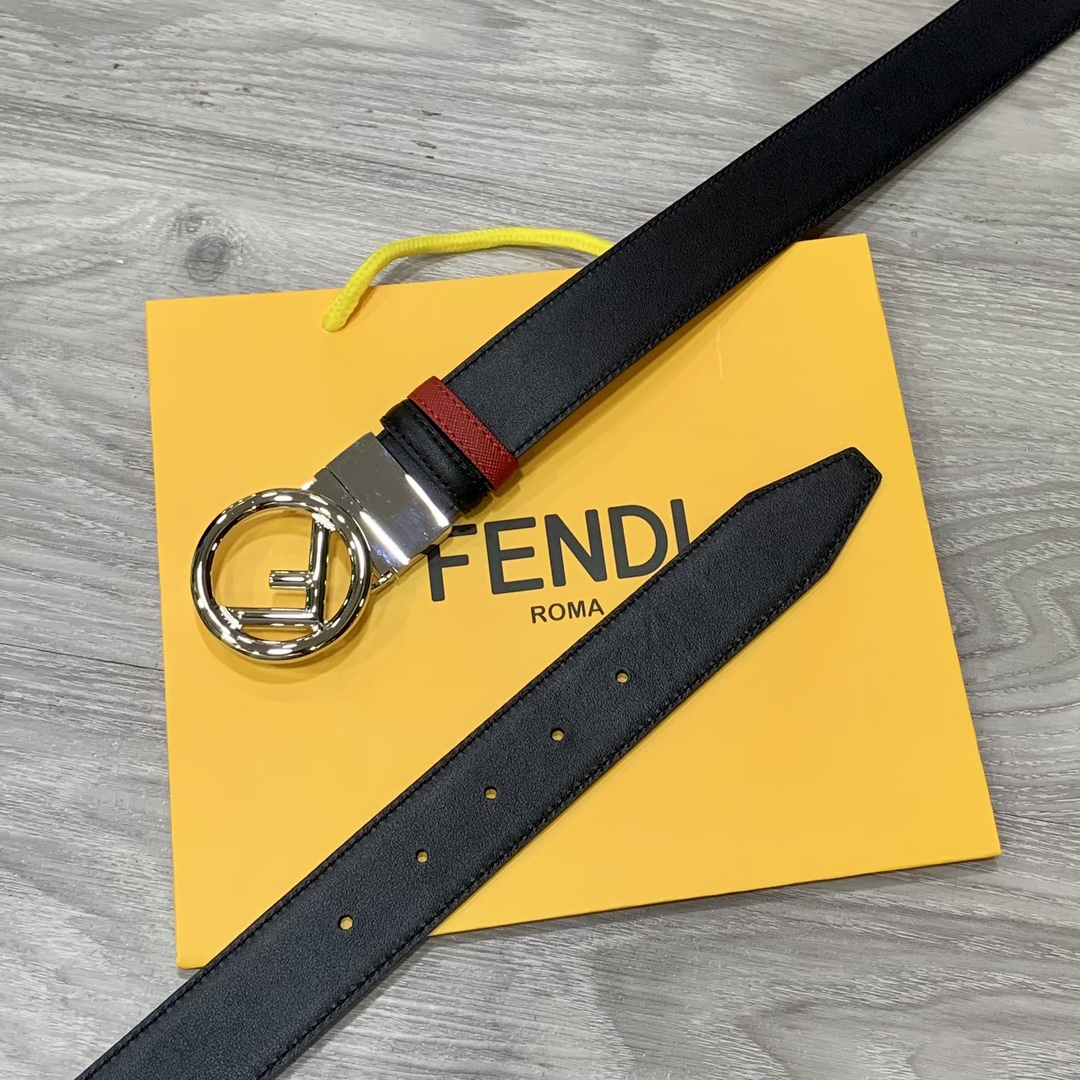 Fendi 五金做工精细 线条流畅 表面光滑 𝐙𝐏电镀工艺 香港通关【𝐇𝐀𝐀𝐒】 进口皮料
