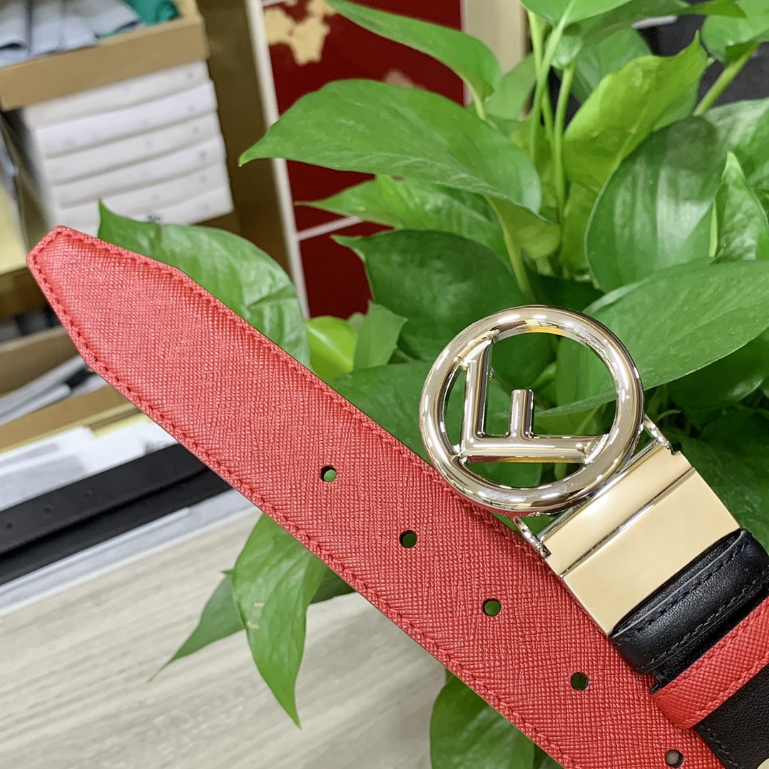 Fendi 五金做工精细 线条流畅 表面光滑 𝐙𝐏电镀工艺 香港通关【𝐇𝐀𝐀𝐒】 进口皮料