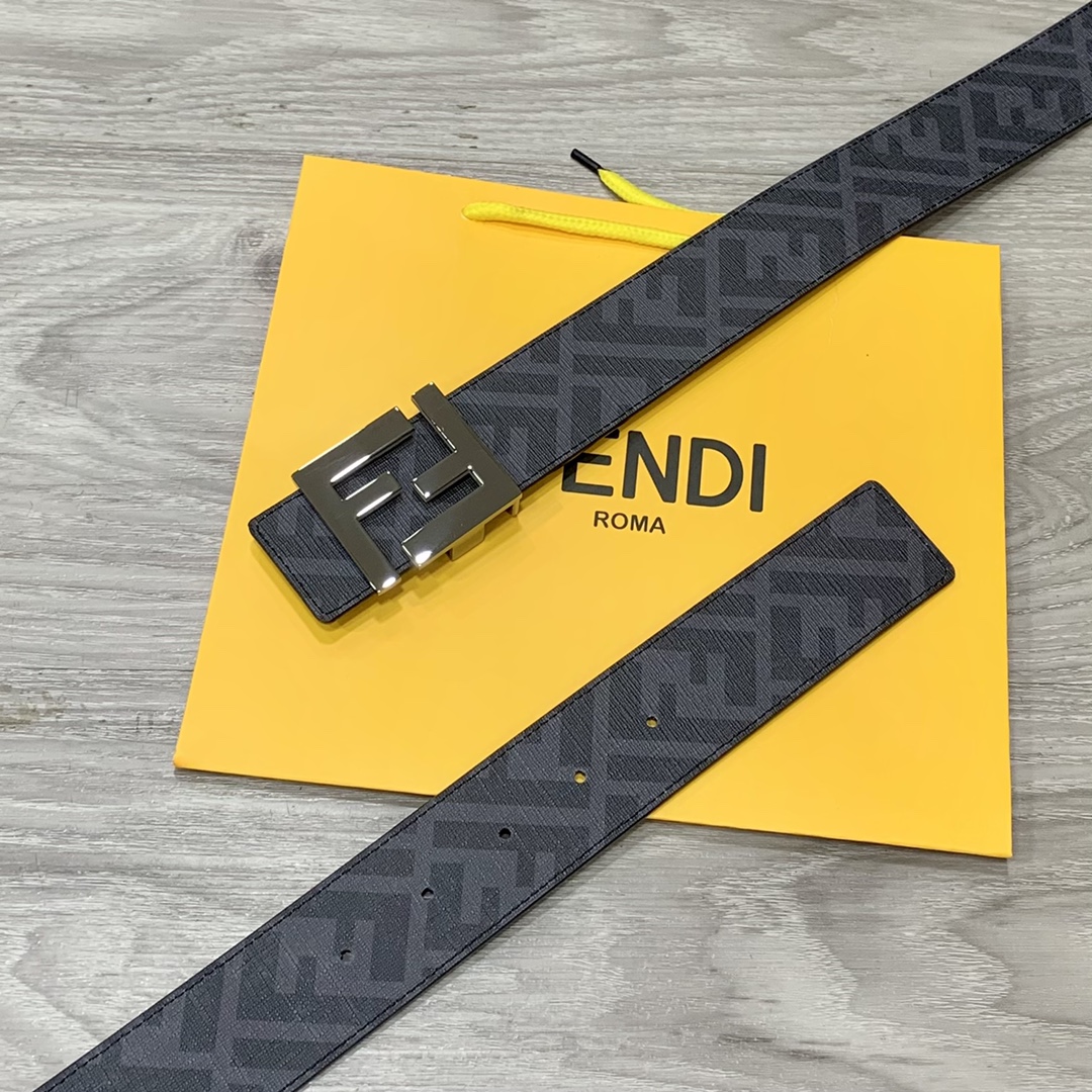 Fendi 五金做工精细 线条流畅 表面光滑 𝐙𝐏电镀工艺 香港通关【𝐇𝐀𝐀𝐒】 进口皮料