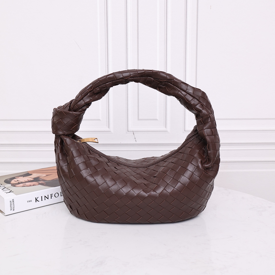 Sac à main grand format en cuir d'agneau tressé