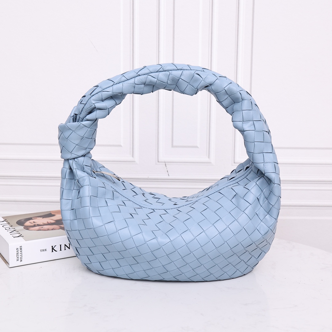 Sac à main grand format en cuir d'agneau tressé