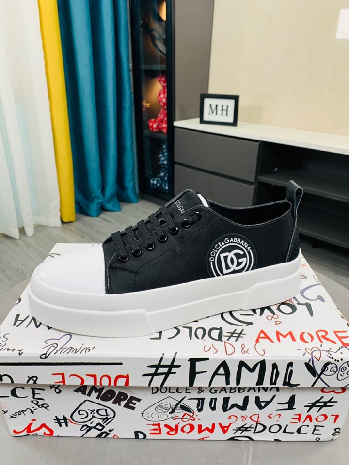 I5  Dolce＆Gabbana最新官网休闲、男鞋原单品质进口头层牛皮防水布料搭配➕羊里[得意]论材料做工完胜市场所有版本💕最高品质出货 实物拍摄，面料进口凸显品牌独特魅力😘鞋带也是原版定制👻经典系带款鞋 上脚十分舒适 、