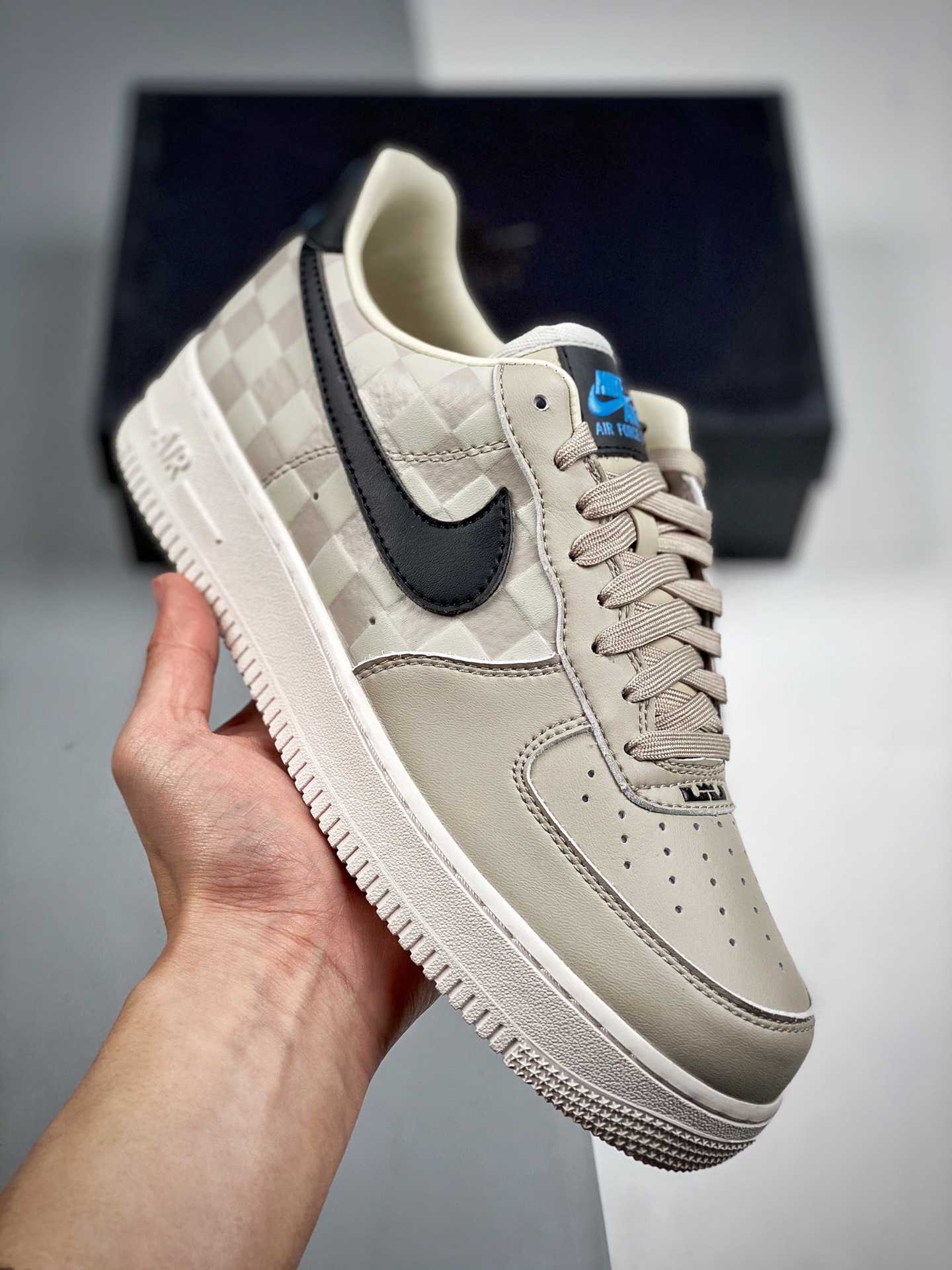 Nk Air Force 1 07 Tablero de ajedrez con swoosh negro Horma original y cartón original para un estilo Air Force auténti…