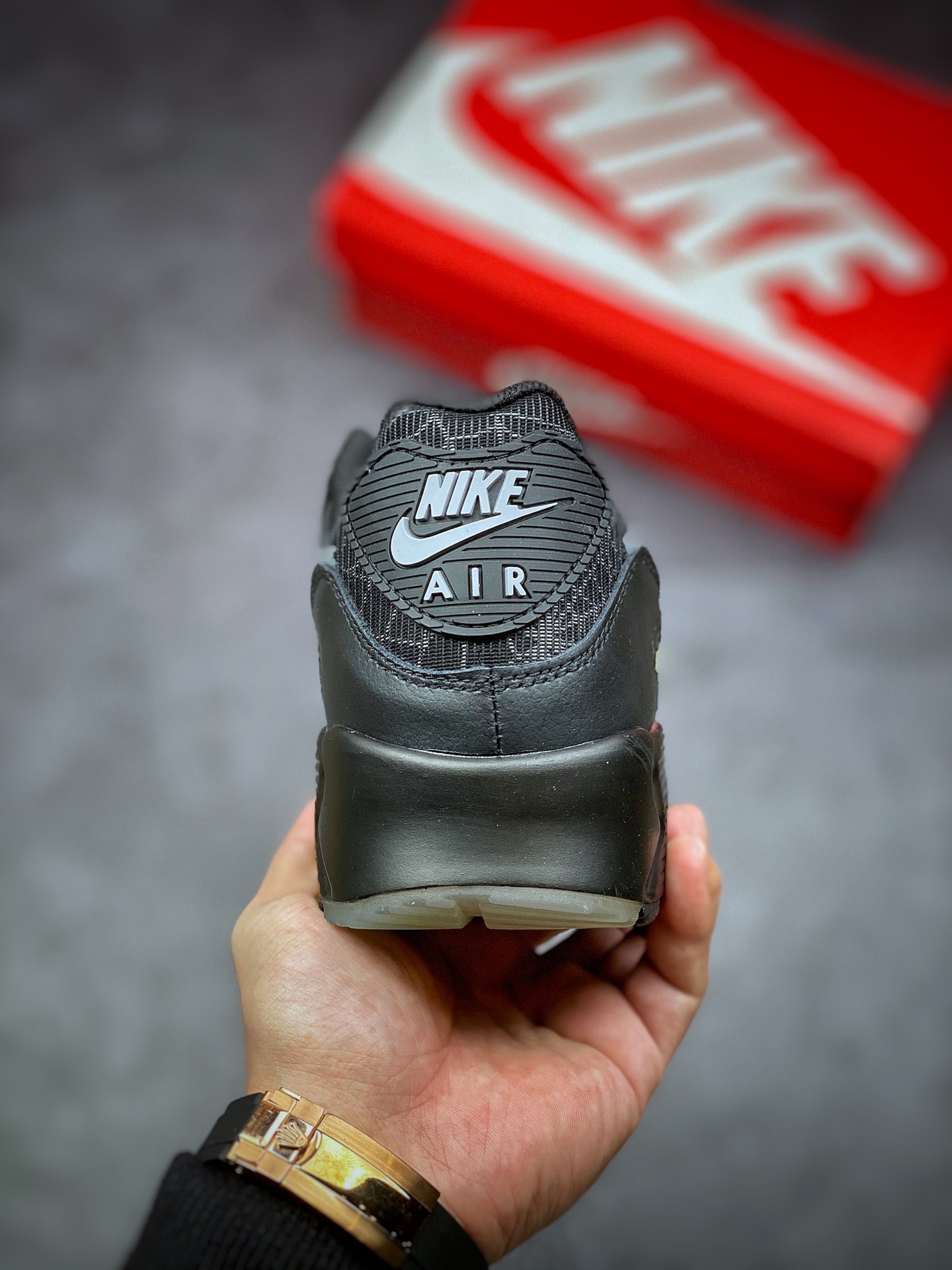 200 Air Max 90 “Spider Web”黑绿 万圣节 采用一席酷黑覆盖 Air Max 90 鞋型DC3892-001