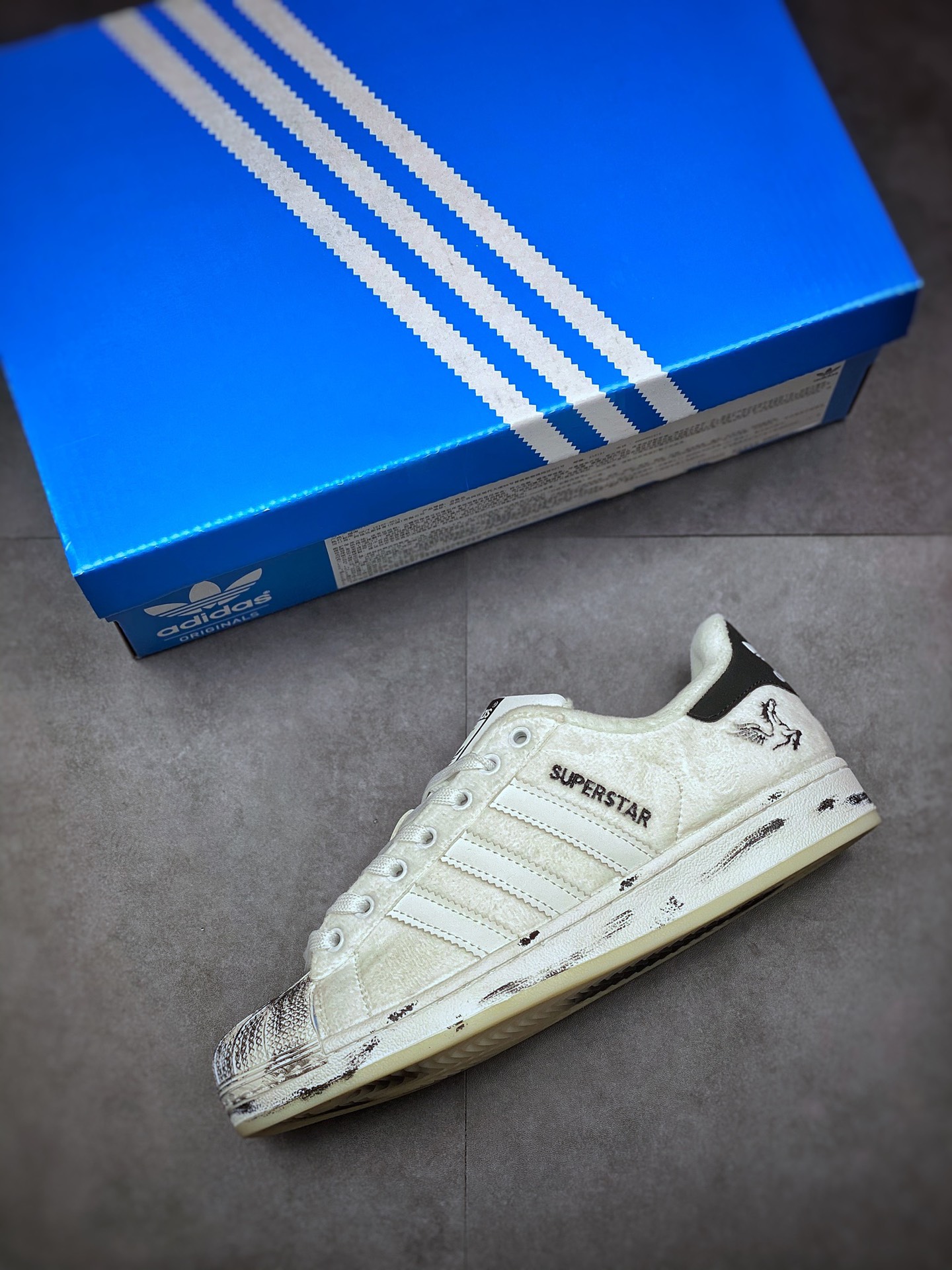 Adidas Originals SUPERSTAR W Corduroy Shell Head