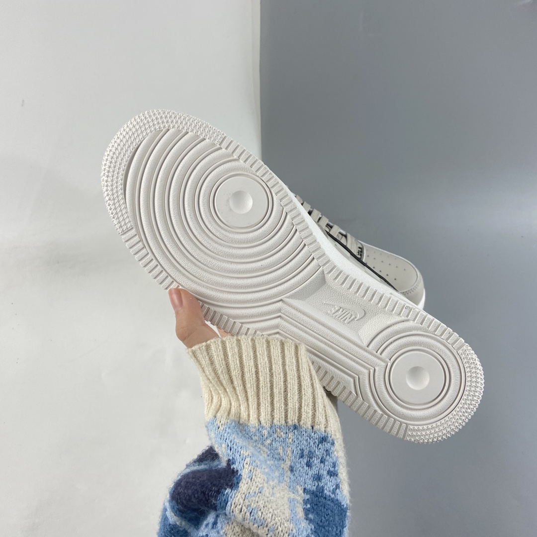 P200 NIKE Air Force 1’07 Low 棋格黑勾 空军一号低帮休闲板鞋 DC8877-200