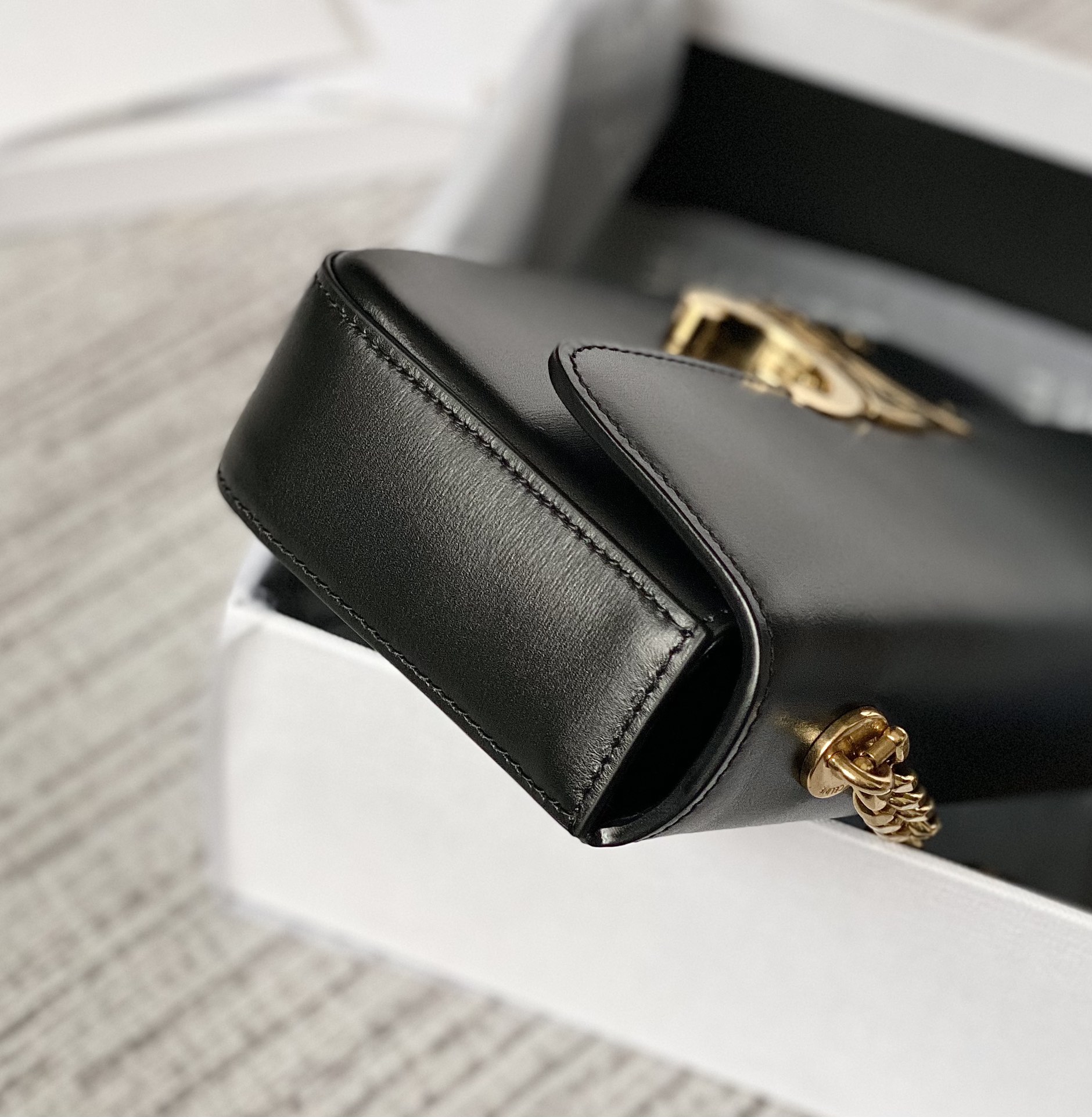 CELINE 秀场新品 最新经典款链条腋下包 197992黑