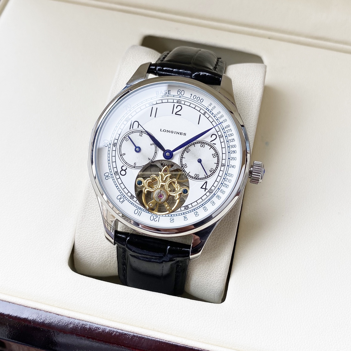 全新风格 优雅热卖浪琴  Longines  男士腕表 全自动机械机芯 矿物强化玻璃 316L精钢表壳 真皮表带 时尚设计 商务休闲 尺寸:直径42mm 厚度12mm