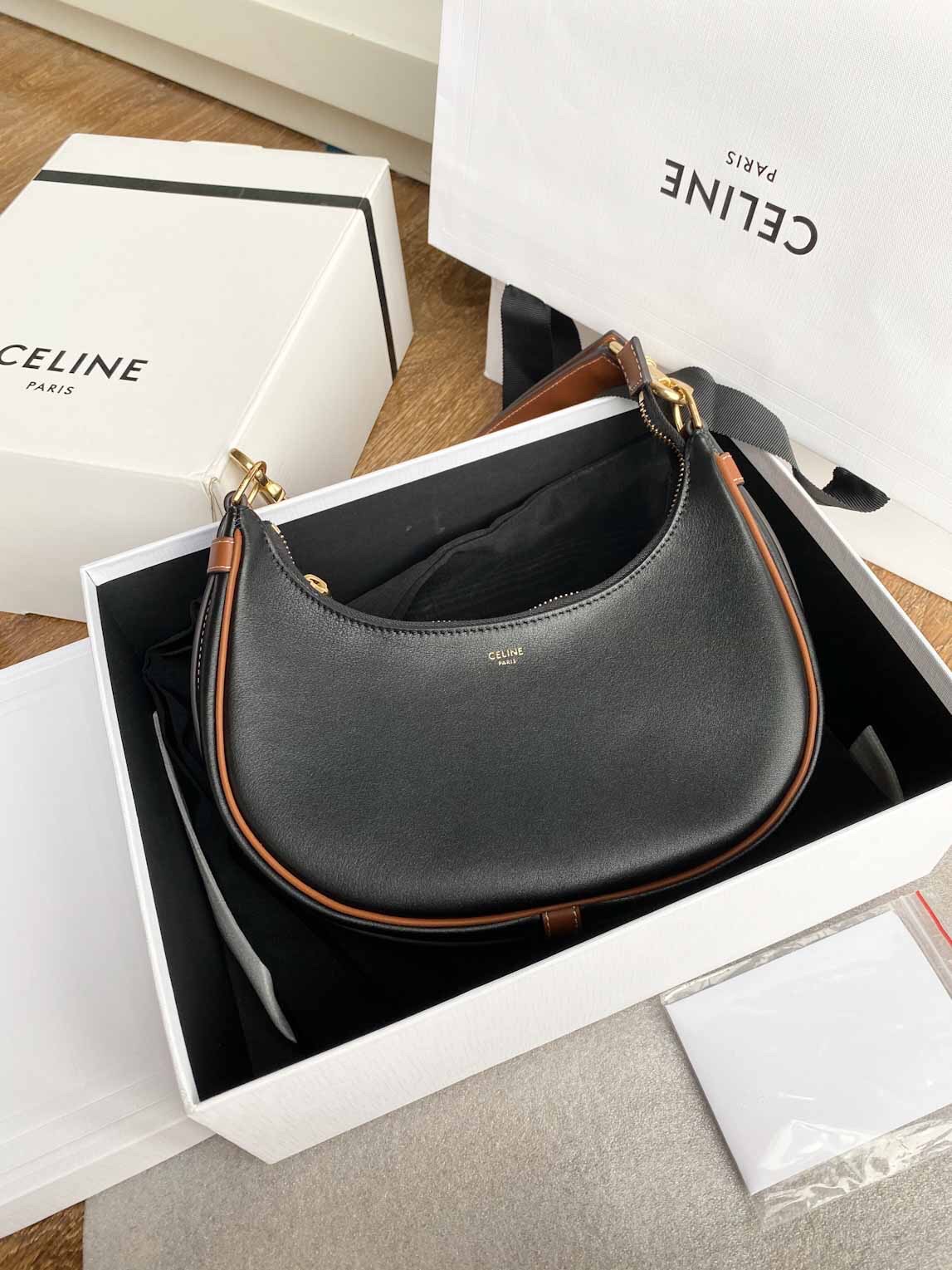 910 Original Celine AVA STRAP Medium Smooth Cow Leather Handbag New Full Leather Underarm Bag Dimensions: 24